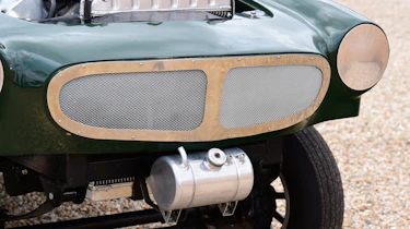 'Ain't no Saint' Volvo P1800 - front grille