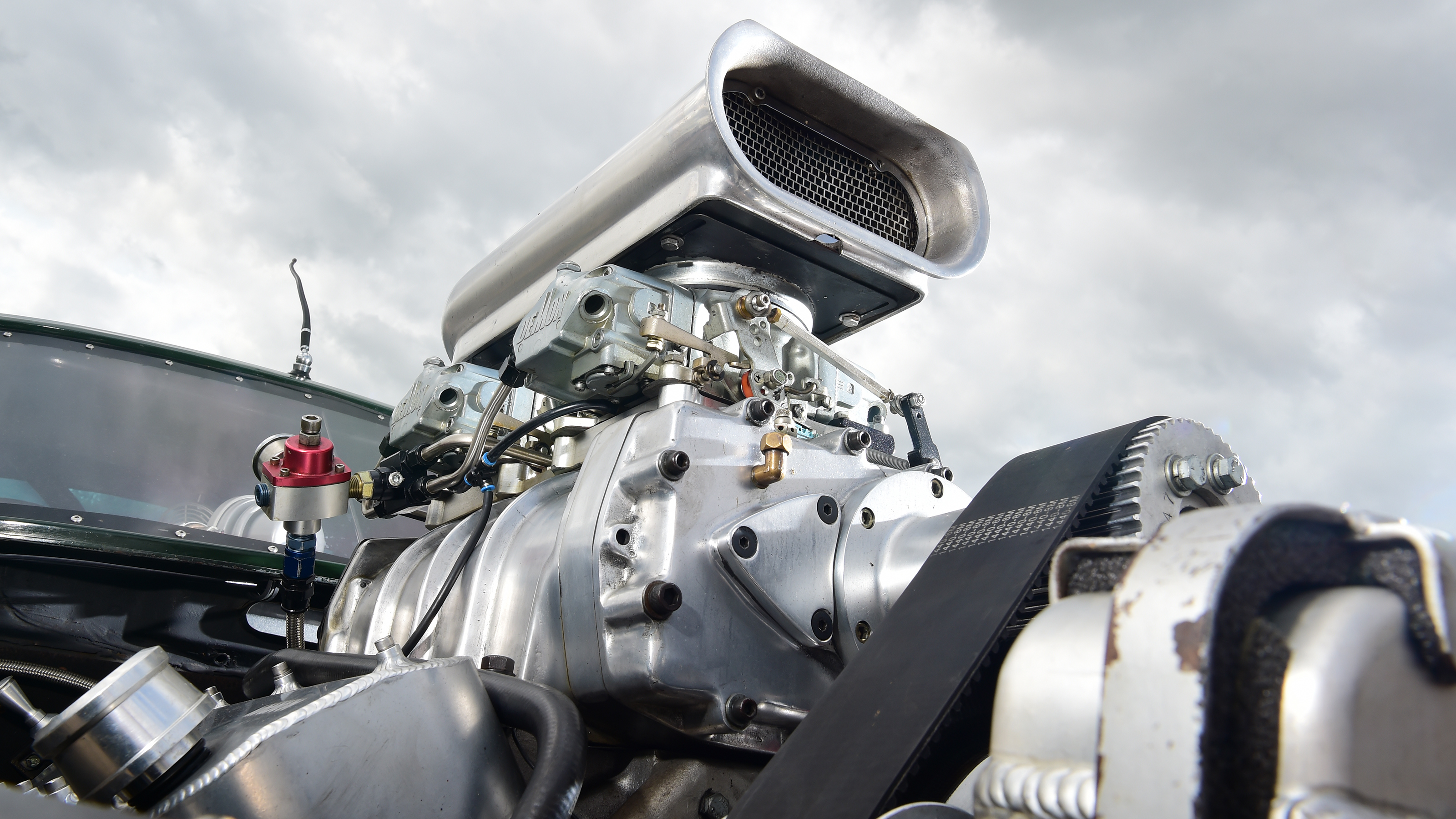 'Ain't no Saint' Volvo P1800 - air intake