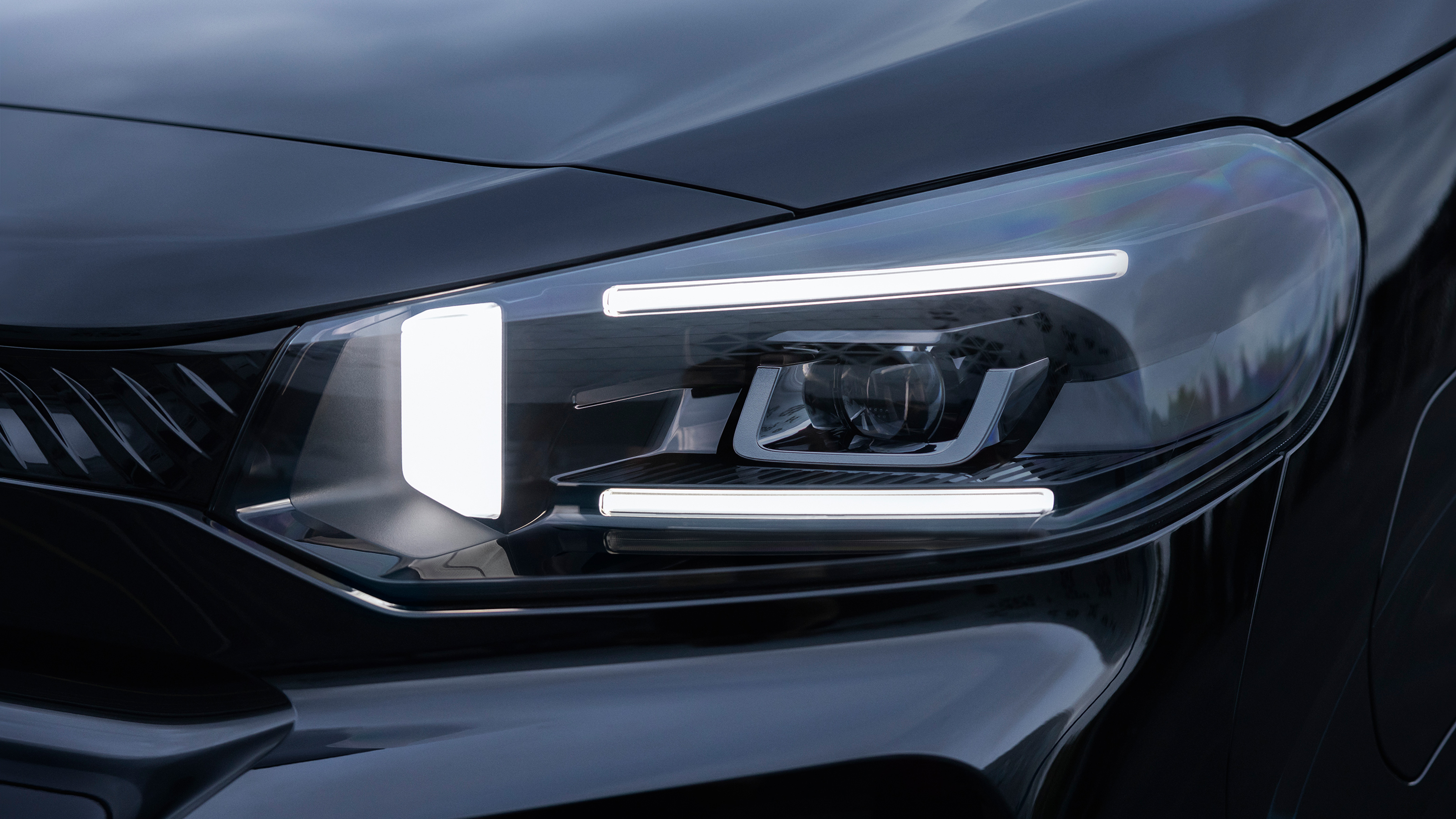 Citroen E-Spacetourer - headlight