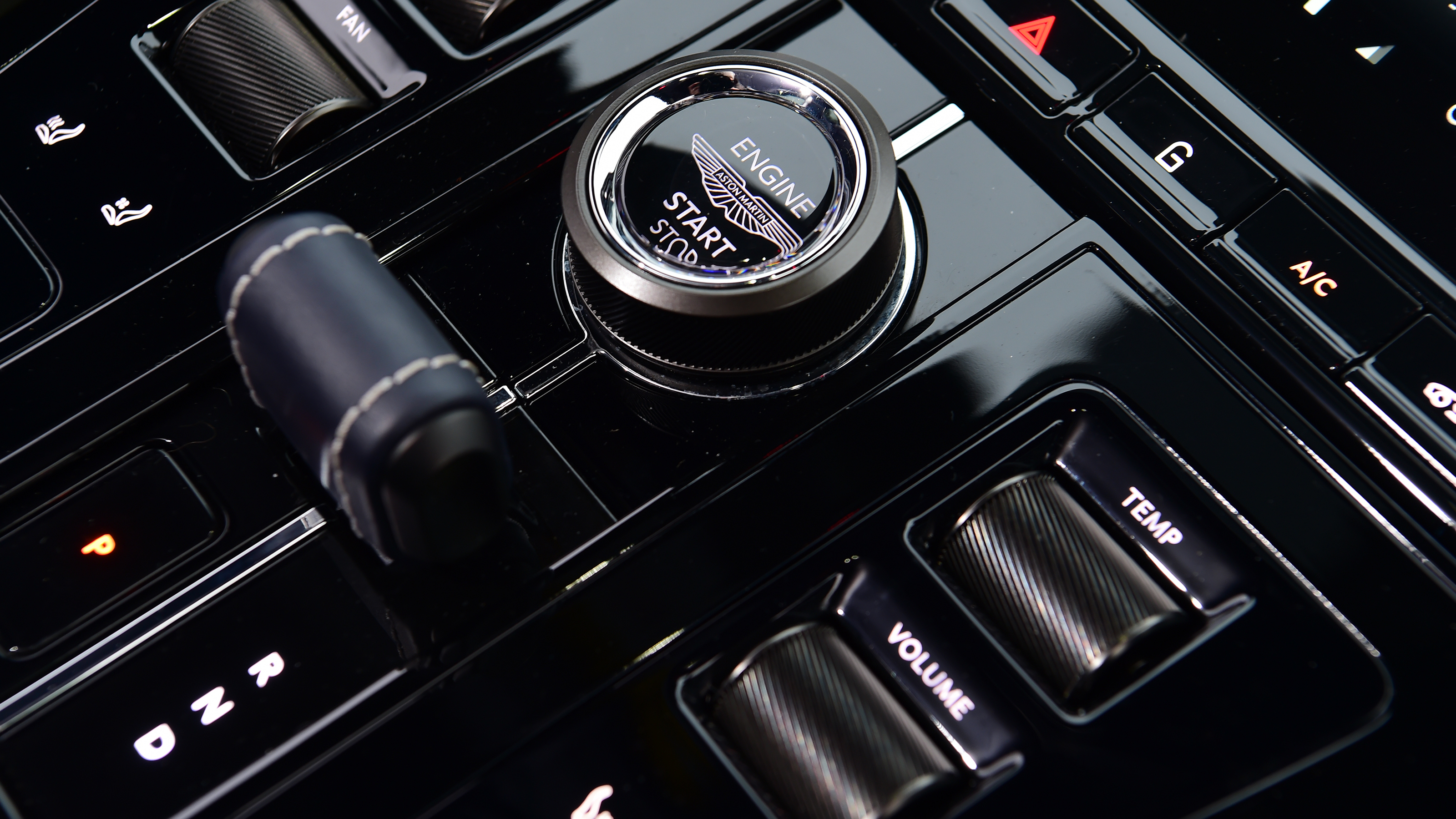 Aston Martin DB12 - engine start button