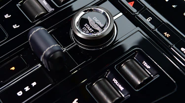 Aston Martin DB12 - engine start button