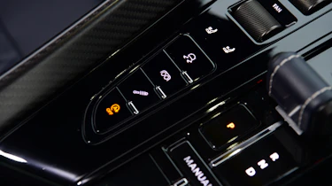 Aston Martin DB12 - centre console switchgear