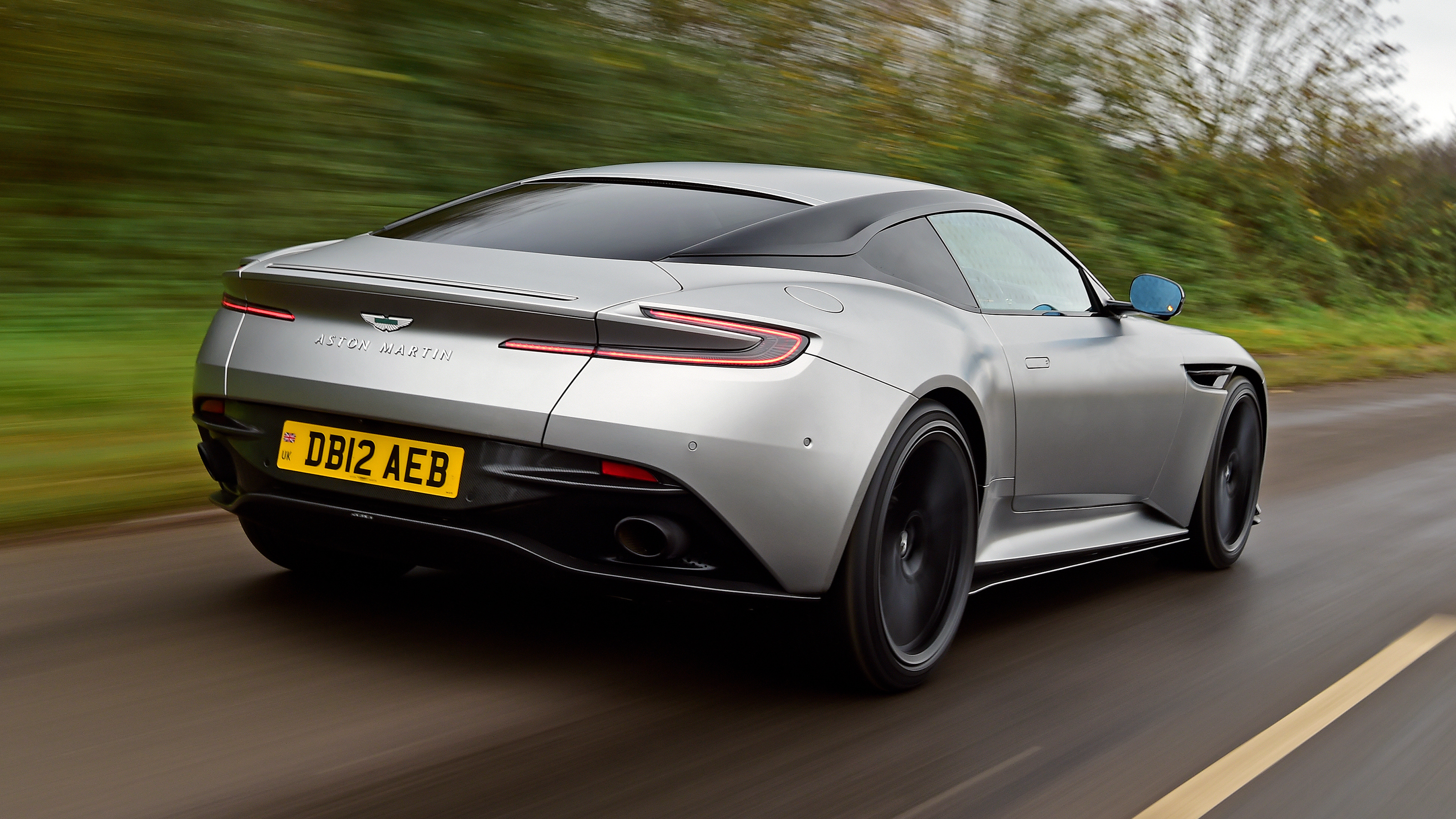 Aston Martin DB12 - rear tracking
