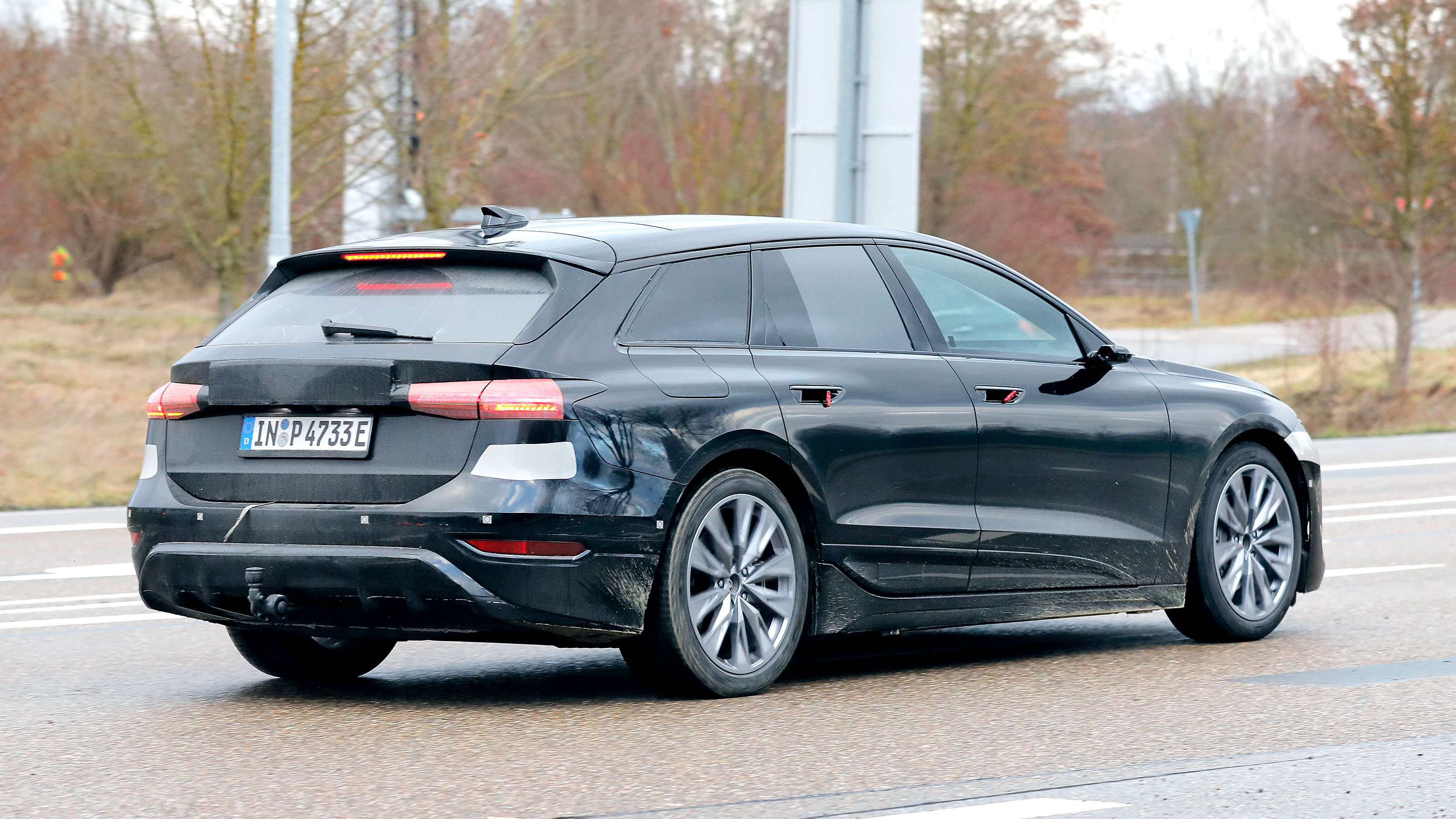 Audi A6 Avant e-tron spy shots - rear tracking 