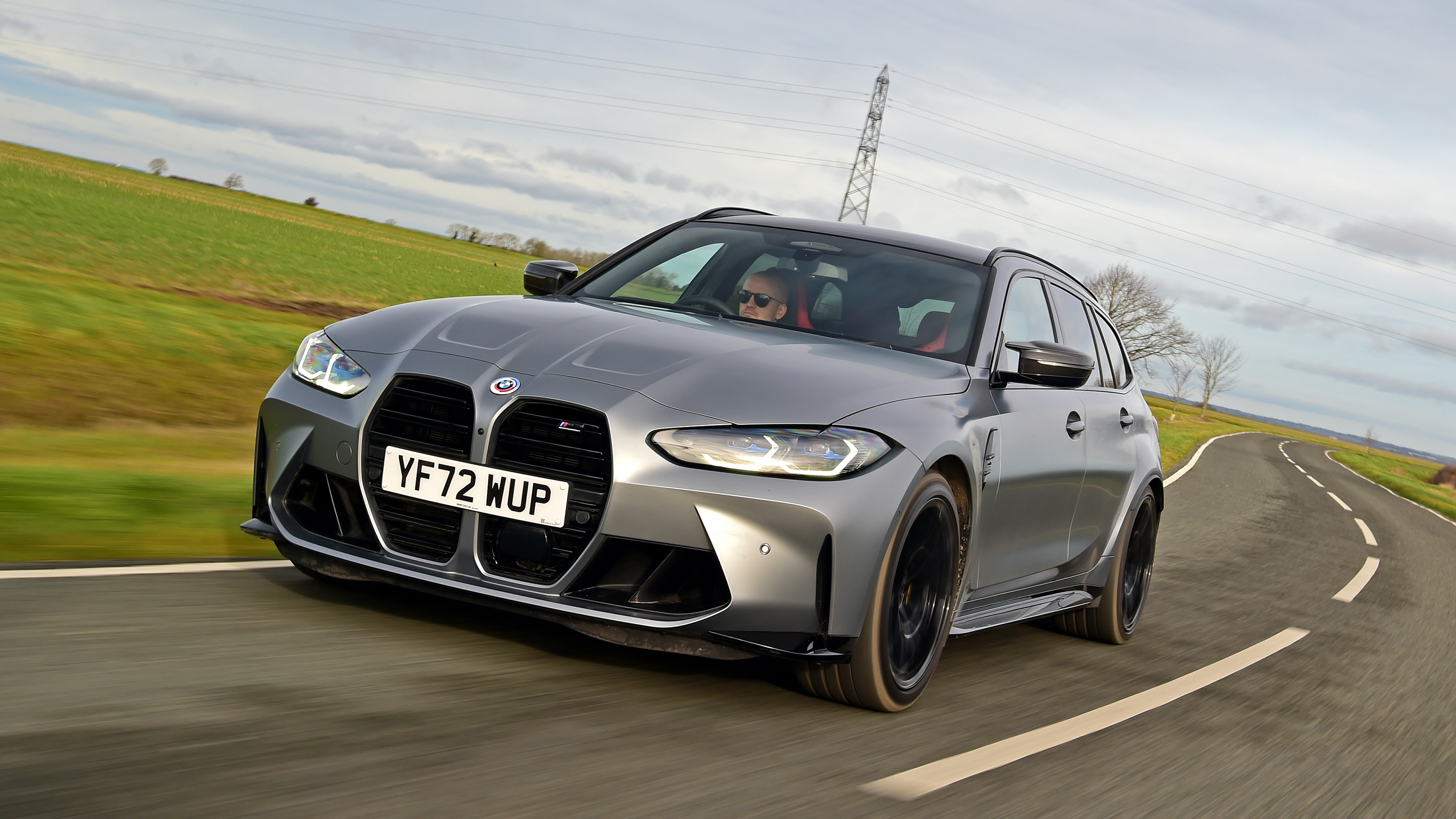 Audi RS 4 Avant vs BMW M3 Touring - BMW front tracking 