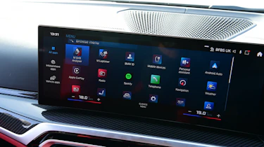 Audi RS 4 Avant vs BMW M3 Touring - BMW infotainment