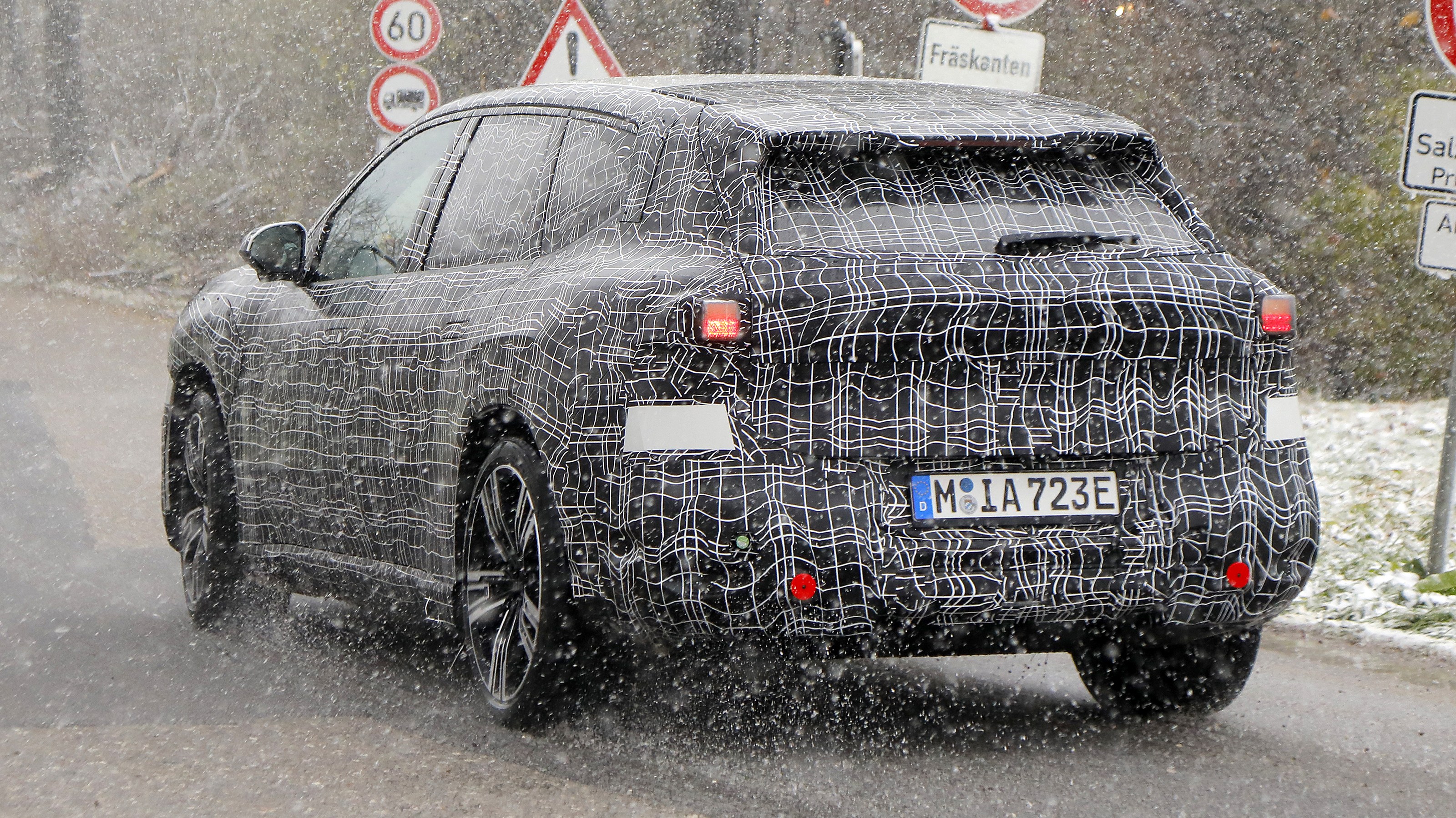 BMW Neue Klasse SUV - rear quarter