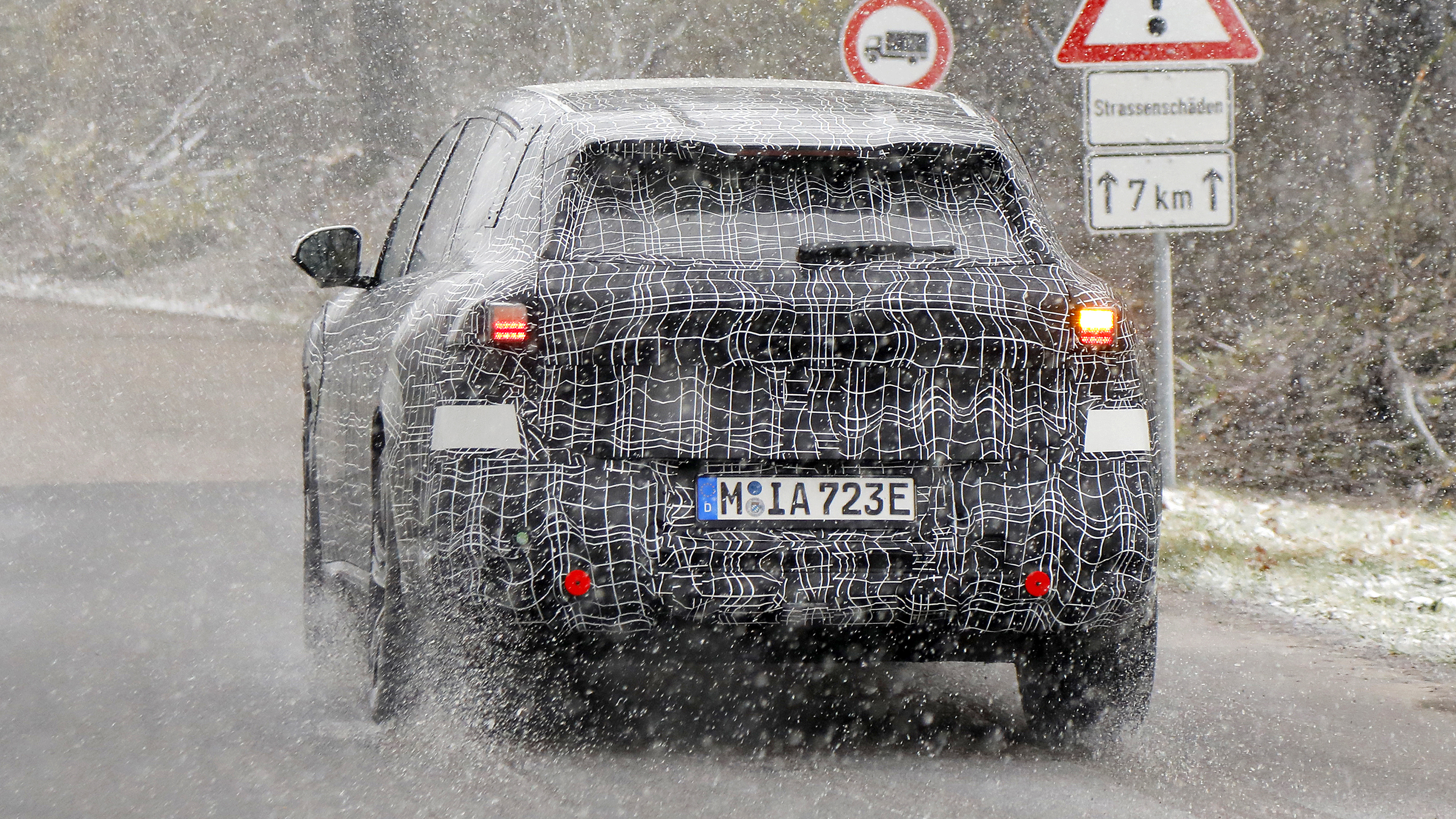 BMW Neue Klasse SUV - rear