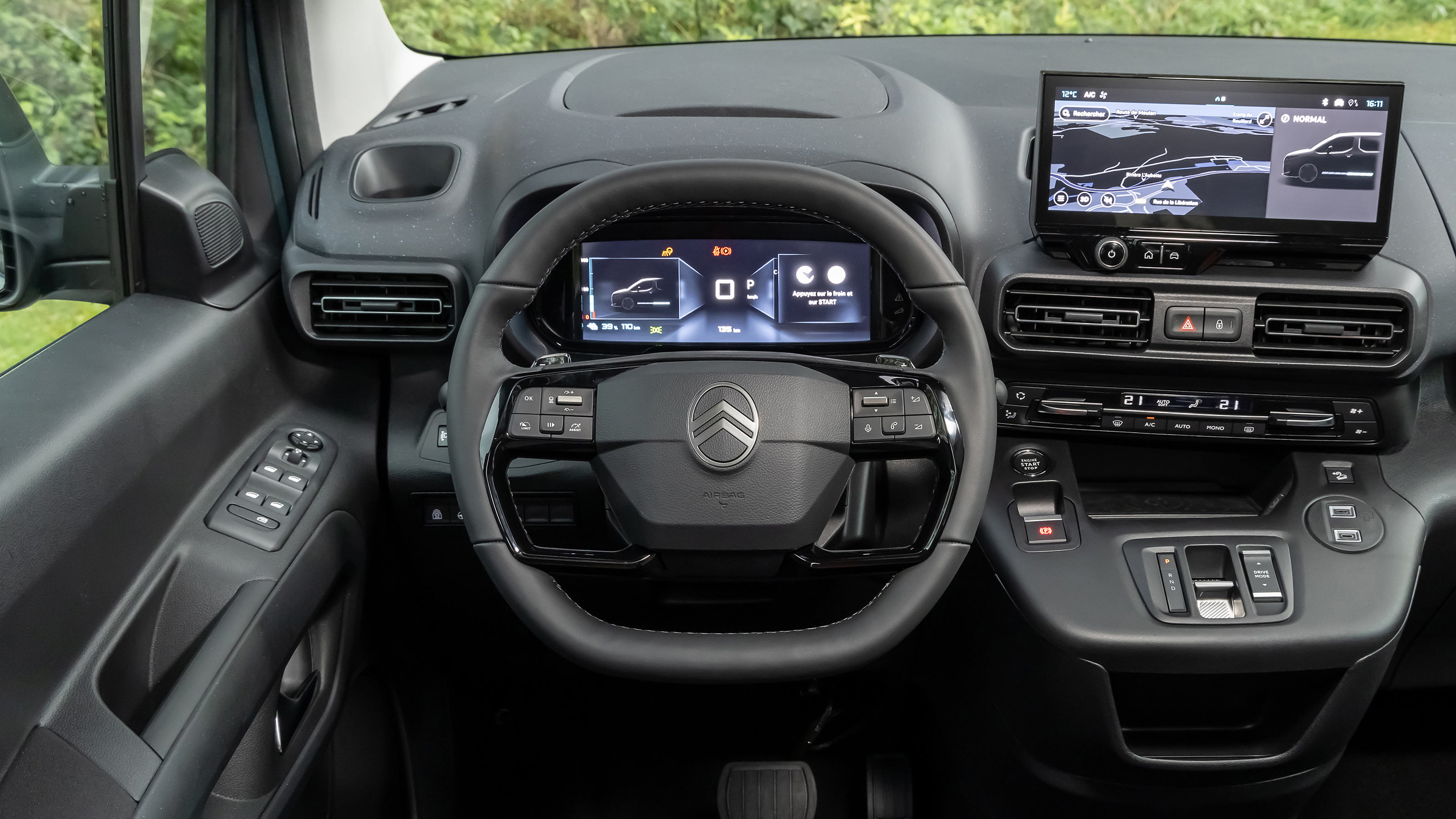 2024 Citroen e-Berlingo - steering wheel
