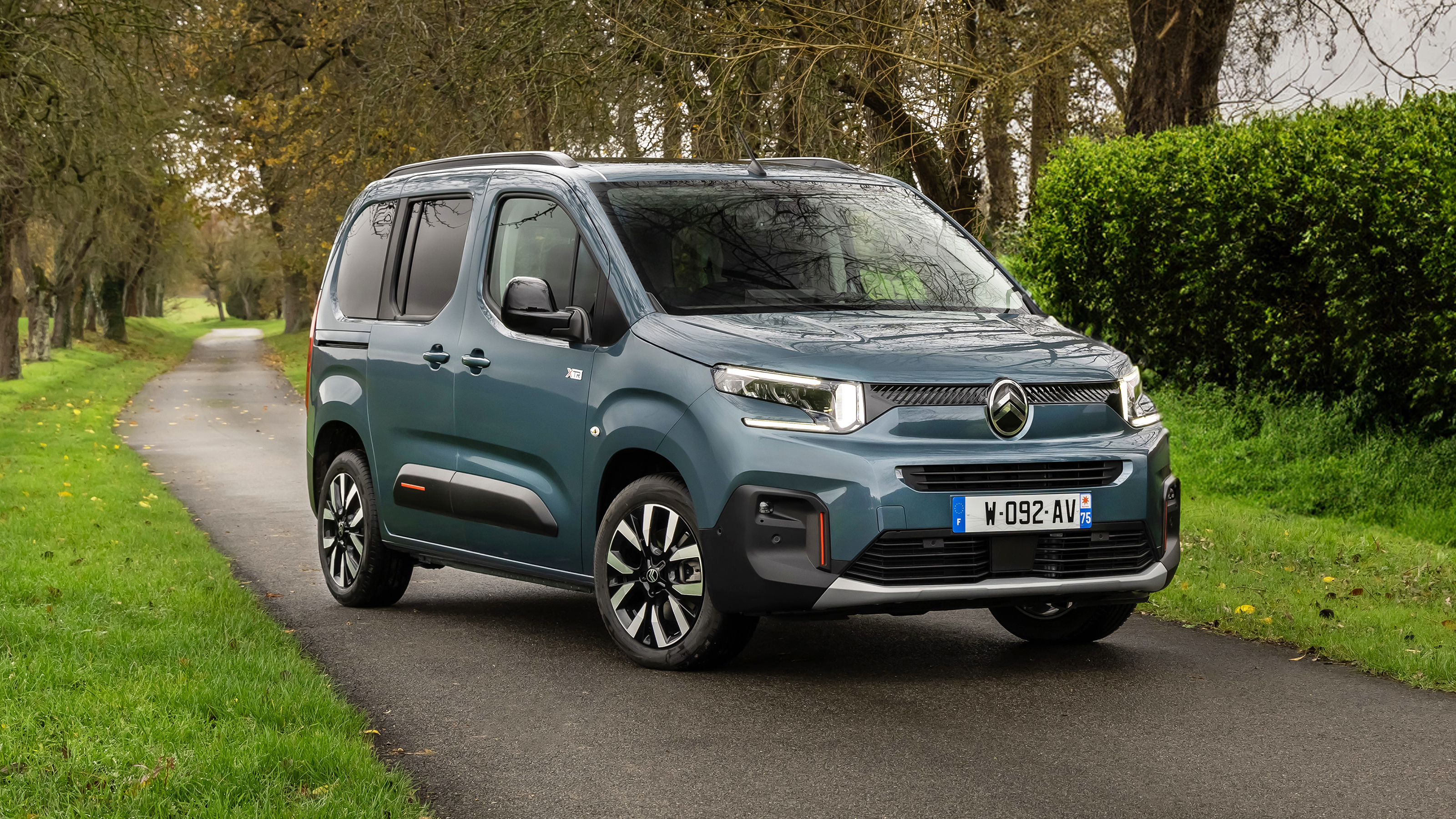 2024 Citroen e-Berlingo - front 3/4 static