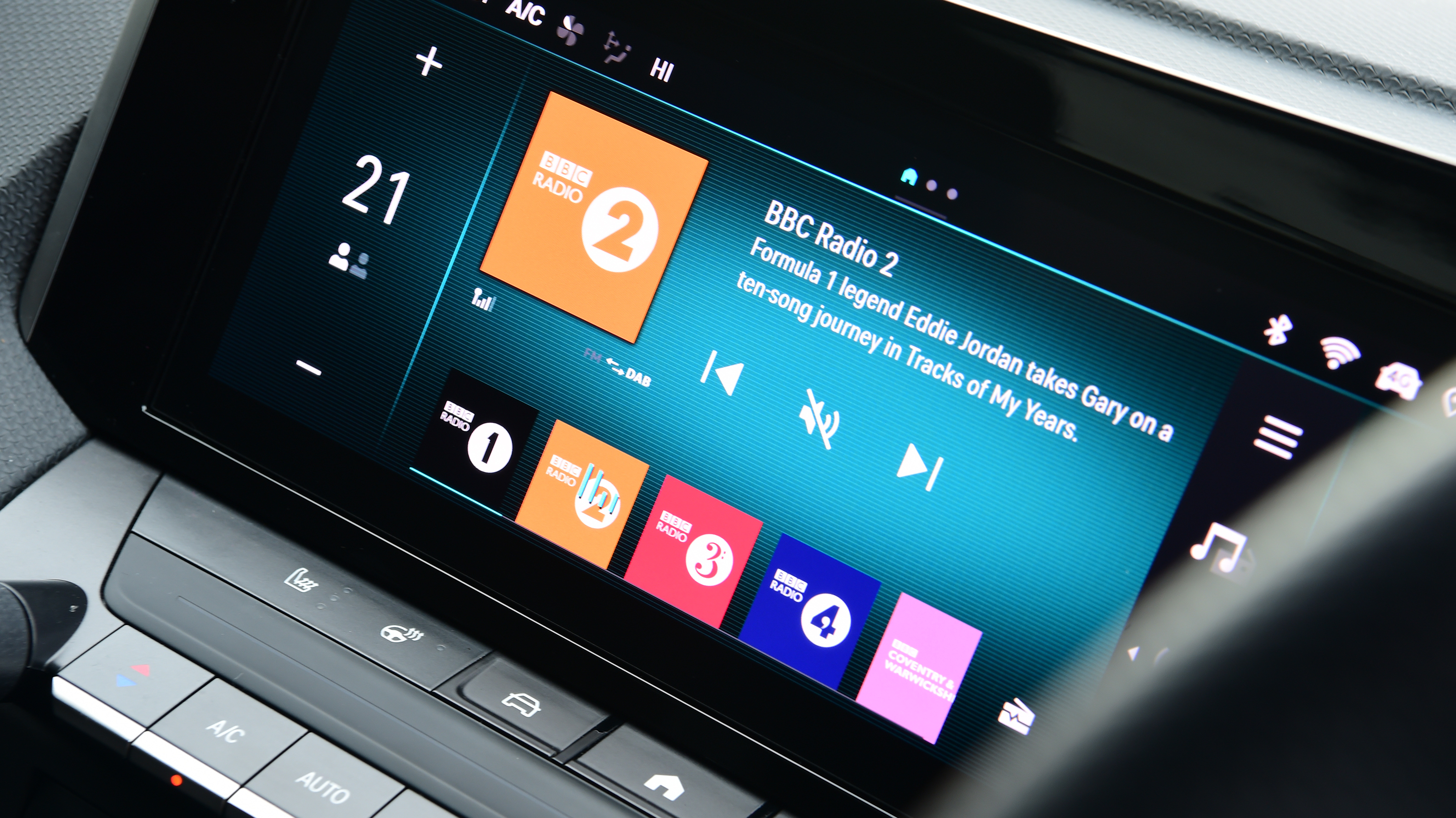 Vauxhall Astra - infotainment screen