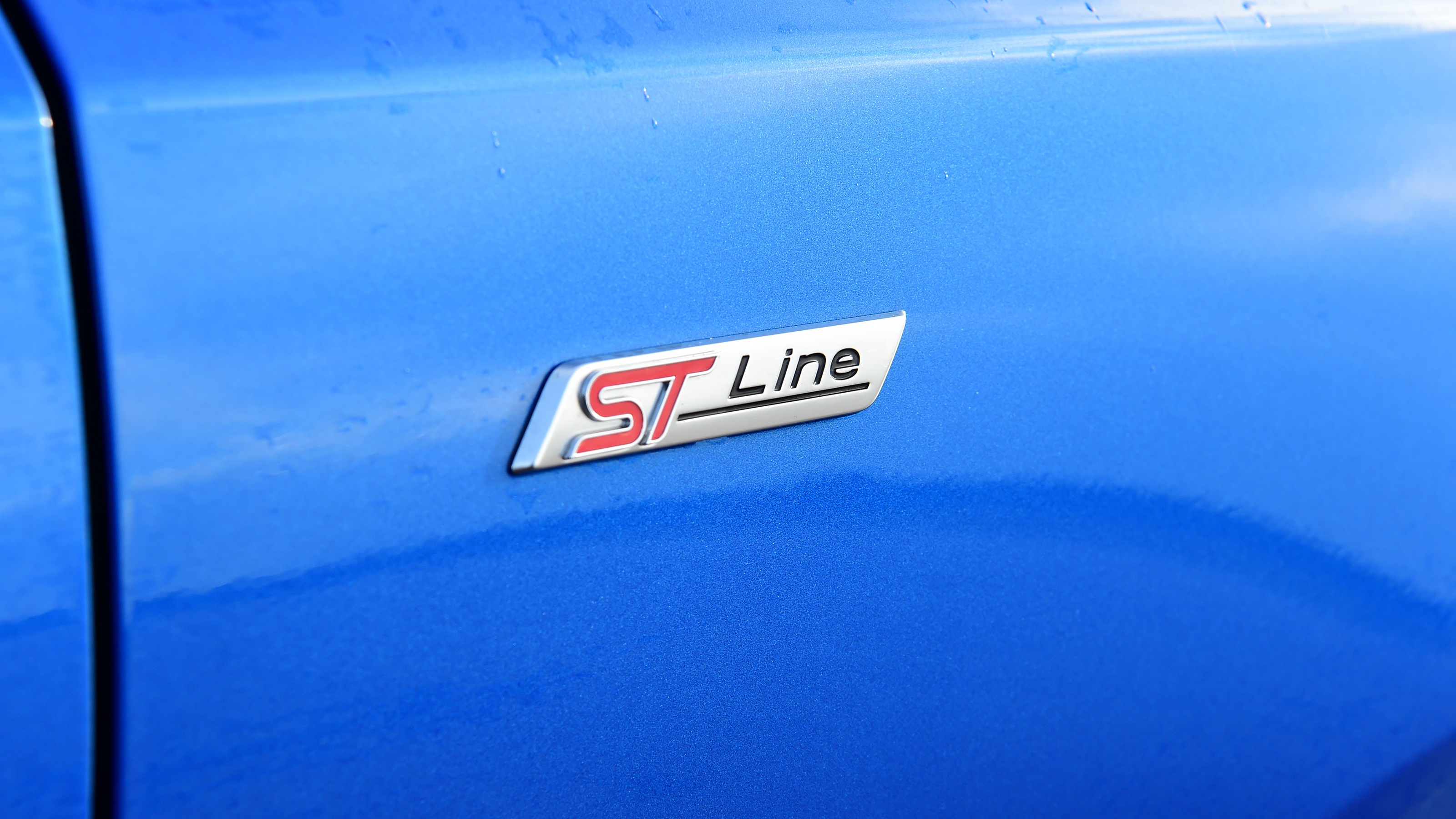 Ford Focus - 'ST Line' badge