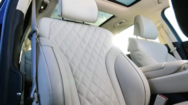 Genesis GV80 - front seats