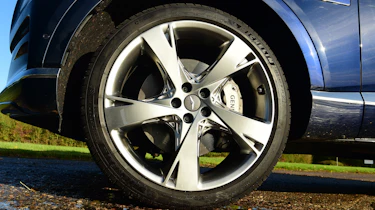 Genesis GV80 - wheel