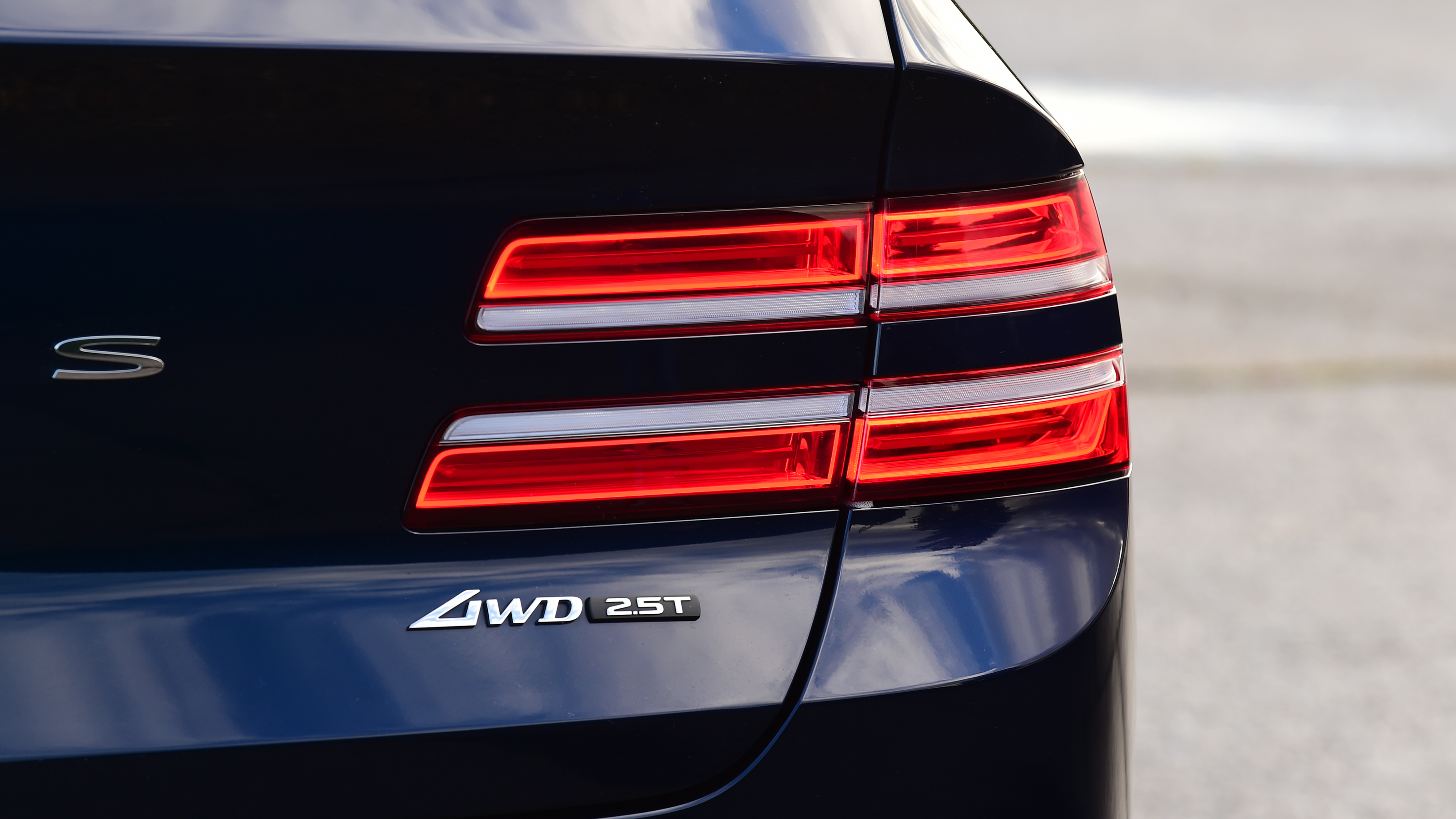 Genesis GV80 - tail light
