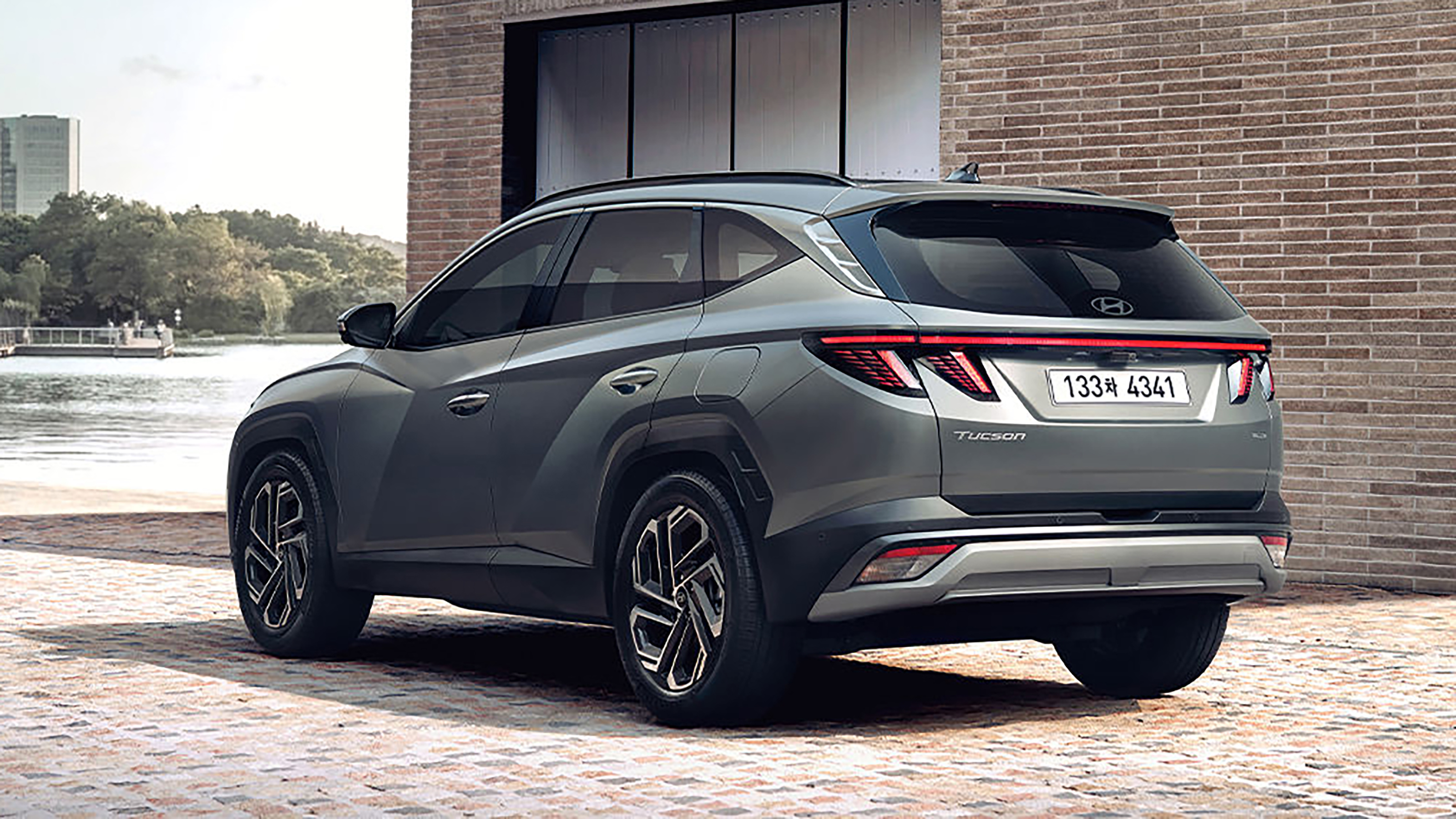Hyundai Tucson - rear
