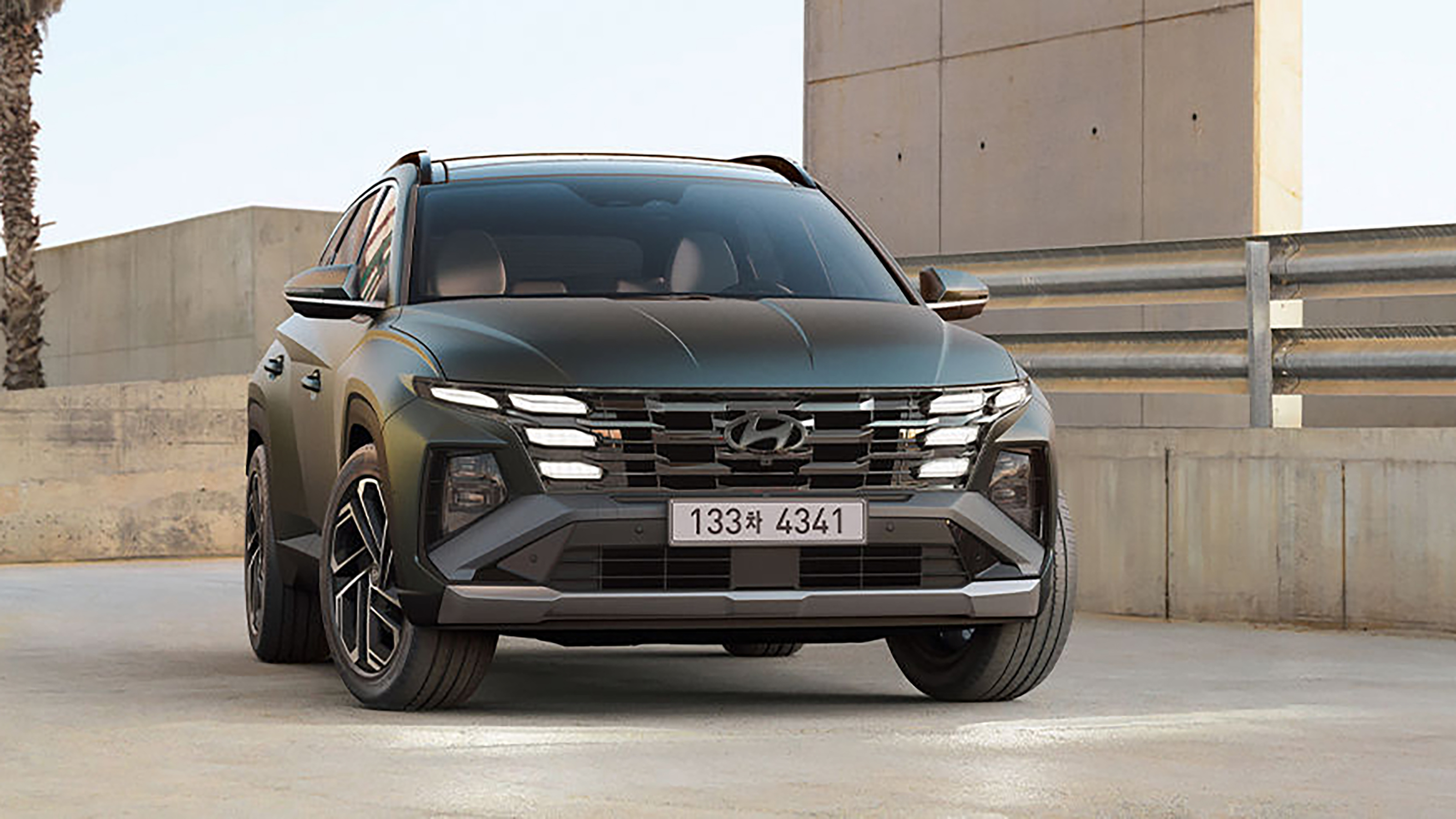 Hyundai Tucson - front