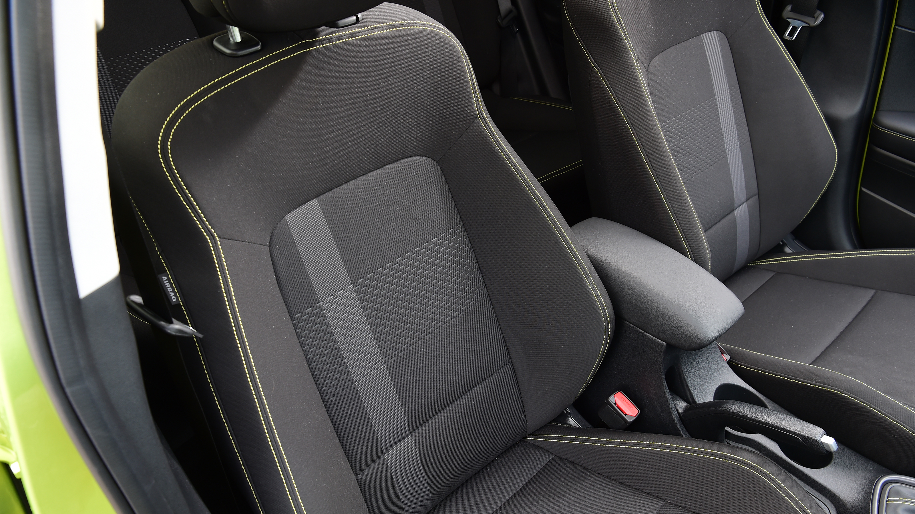 Hyundai i20 - front seats
