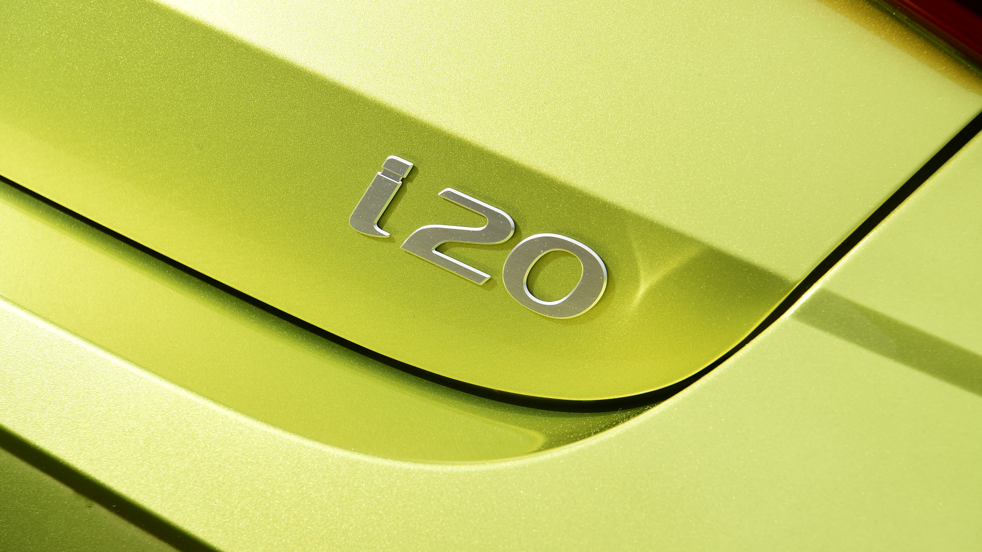 Hyundai i20 - tailgate badge