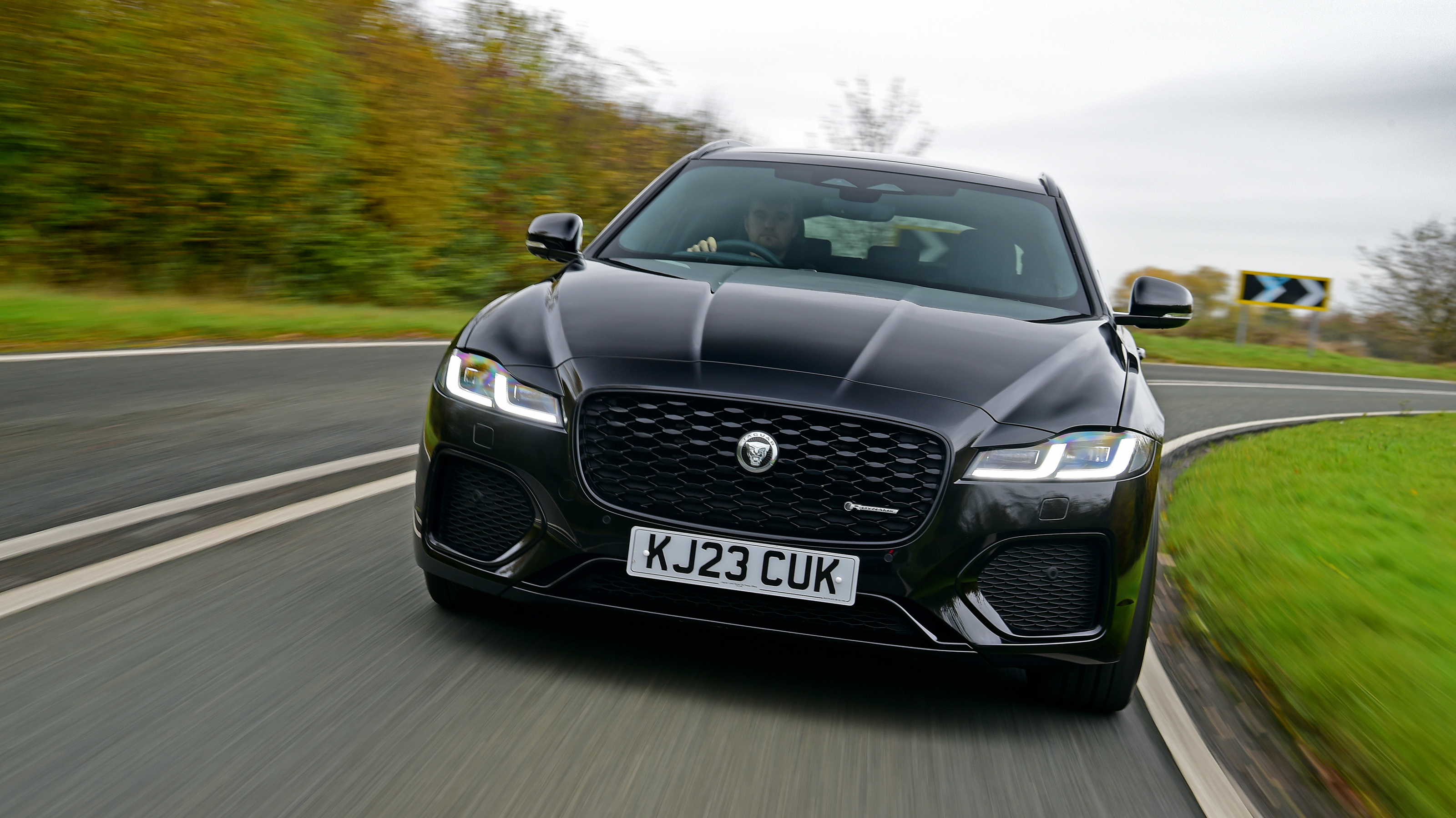 Jaguar XF Sportbrake - front action