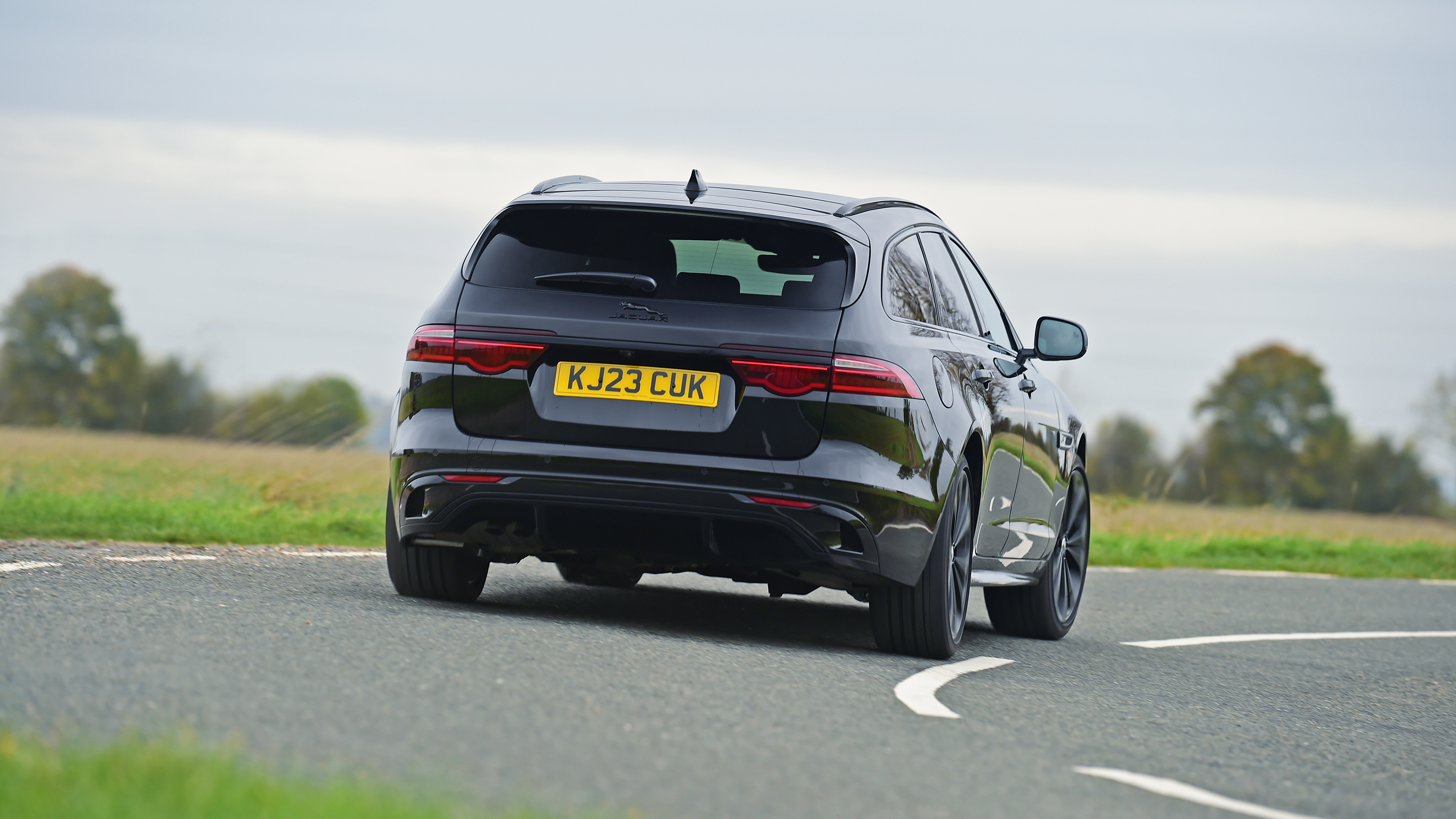 Jaguar XF Sportbrake - rear cornering