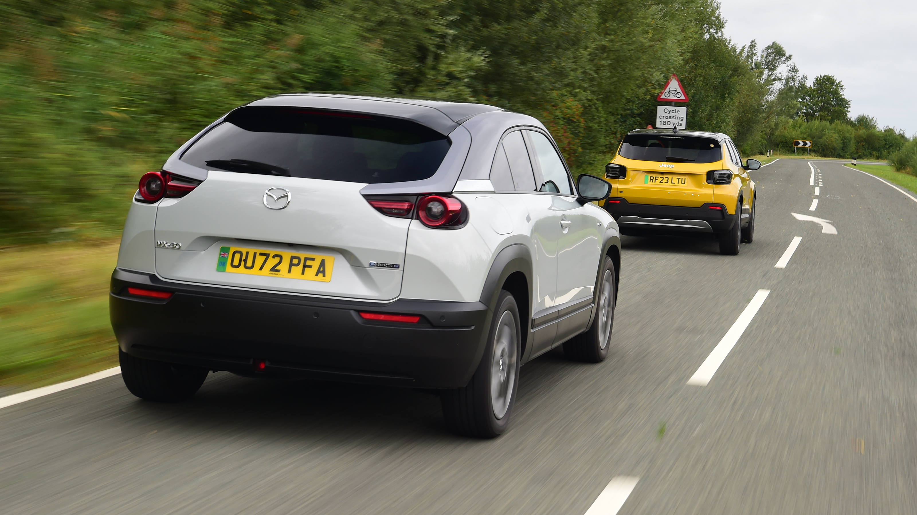 Jeep Avenger and Mazda MX-30 - rear tracking