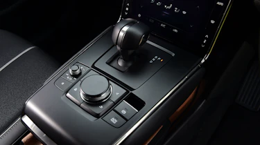 Mazda MX-30 - gear selector and rotary controller