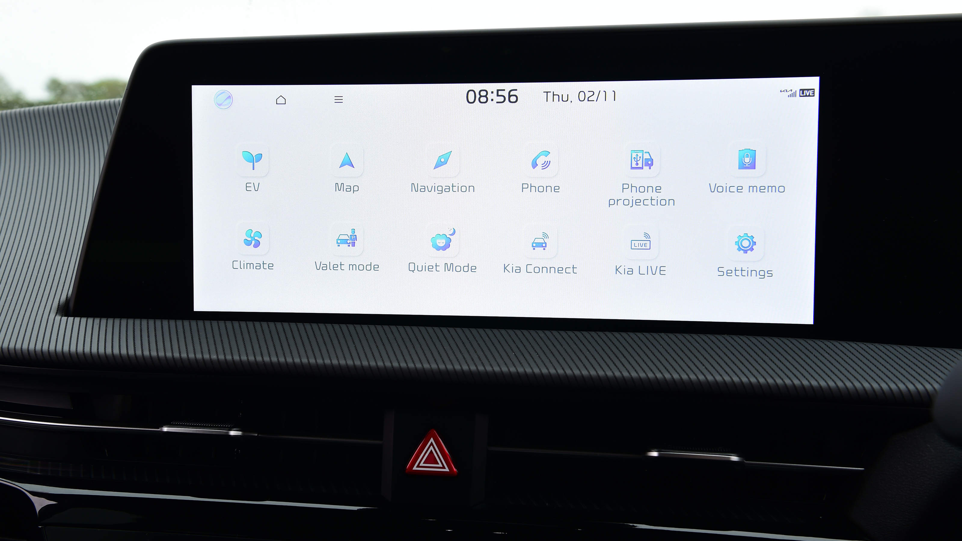 Kia EV6 GT vs Ford Mustang Mach E-GT - Kia infotainment 