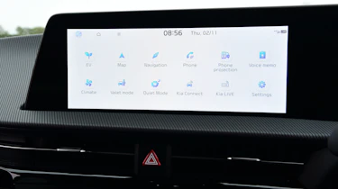 Kia EV6 GT vs Ford Mustang Mach E-GT - Kia infotainment