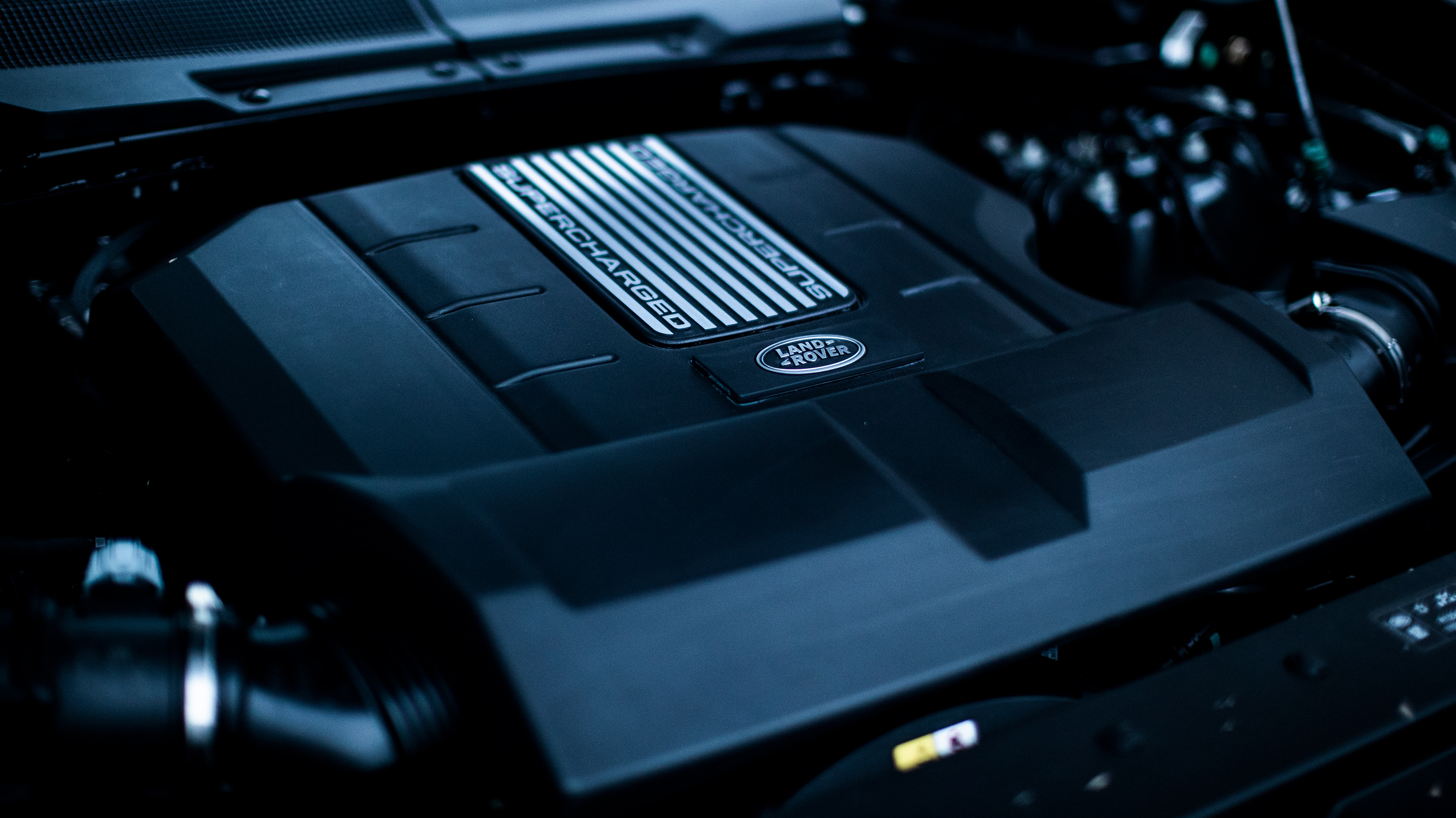 Land Rover Defender 130 P500 AWD - engine bay