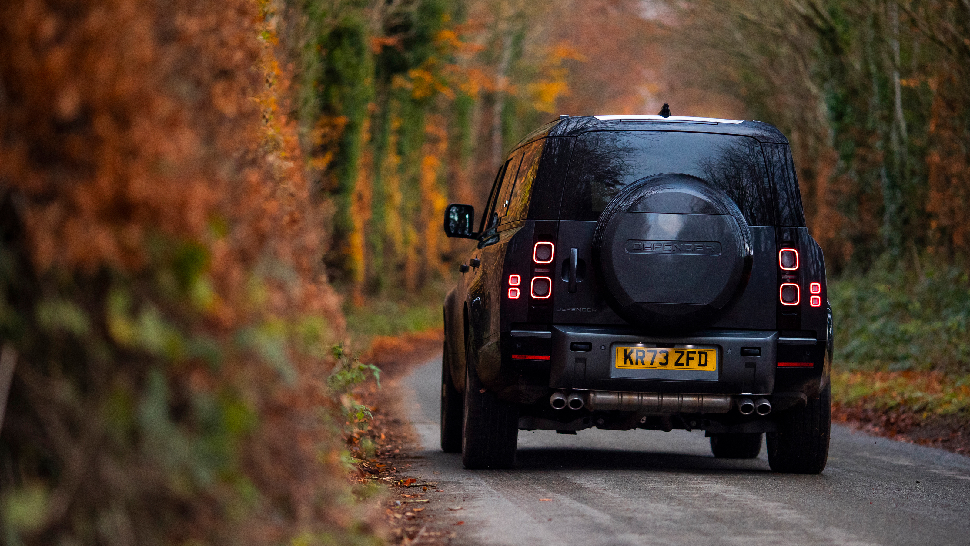 Land Rover Defender 130 P500 AWD - rear action