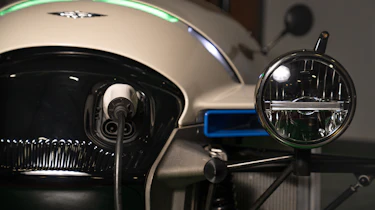 Morgan XP-1 concept - front light