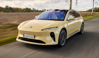 Nio ET5 Touring - front tracking