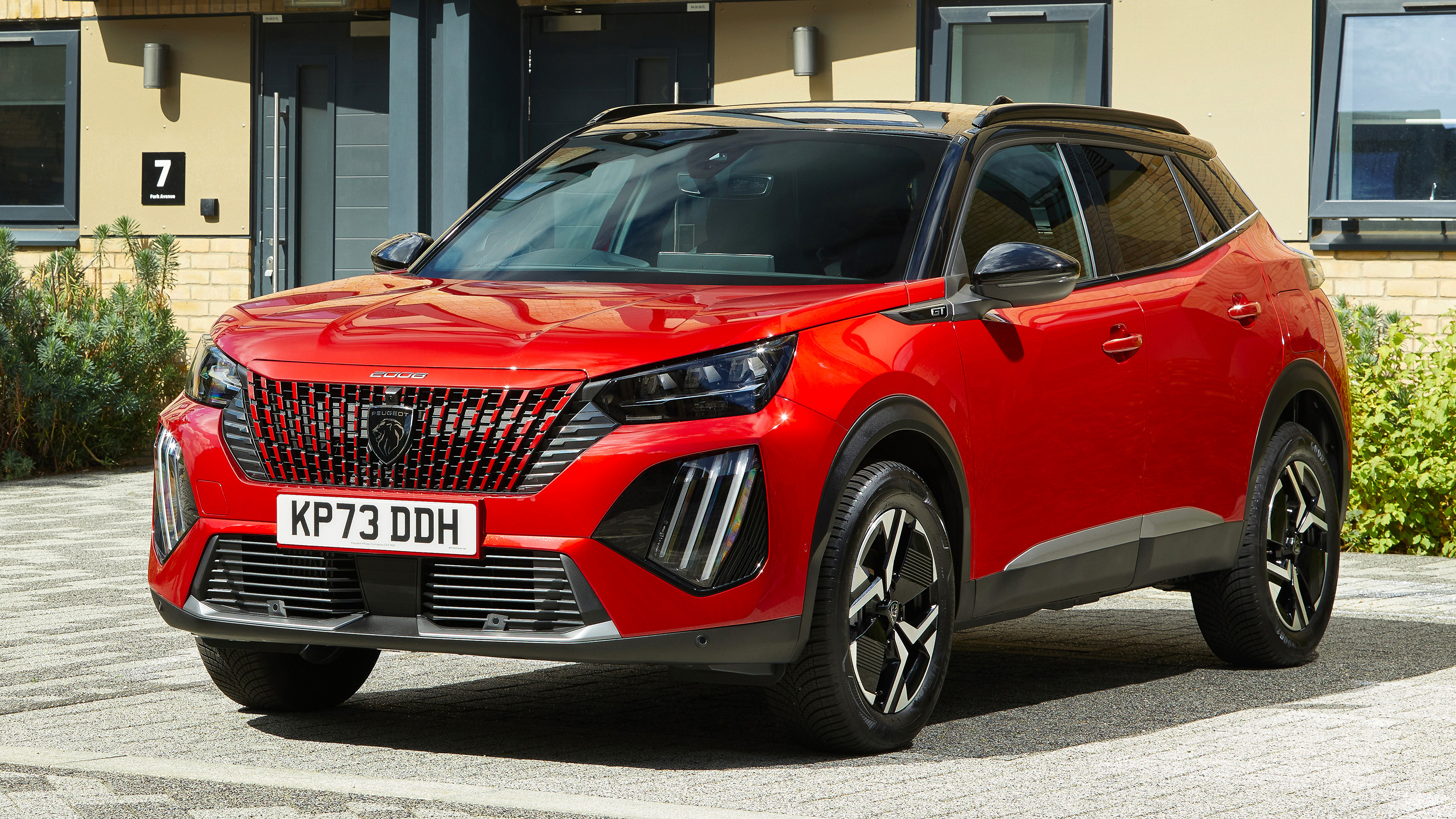 Peugeot 2008 - front static