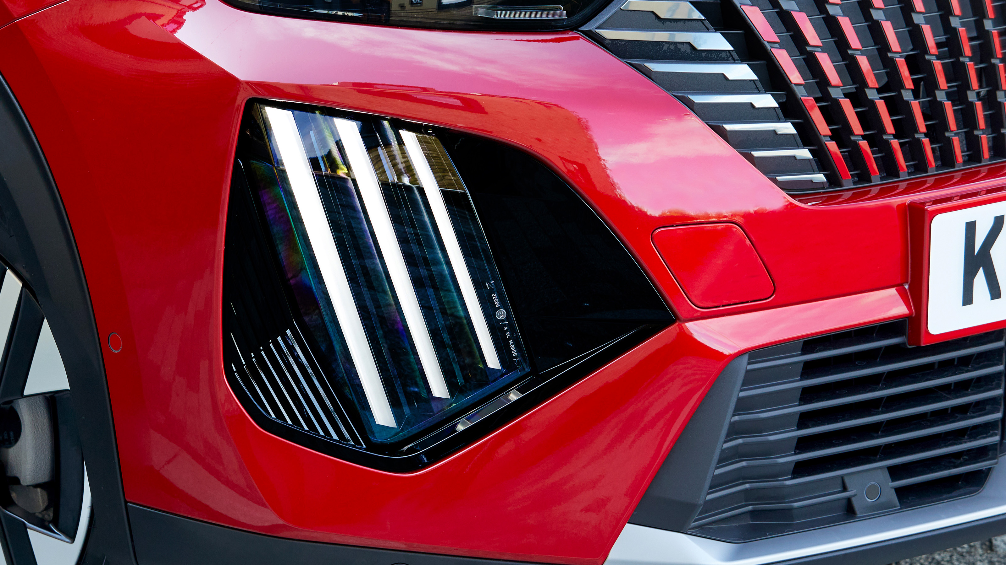 Peugeot 2008 - new DRLs
