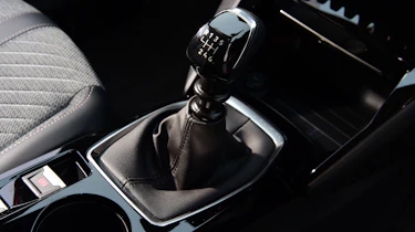 Peugeot 2008 - manual gear lever