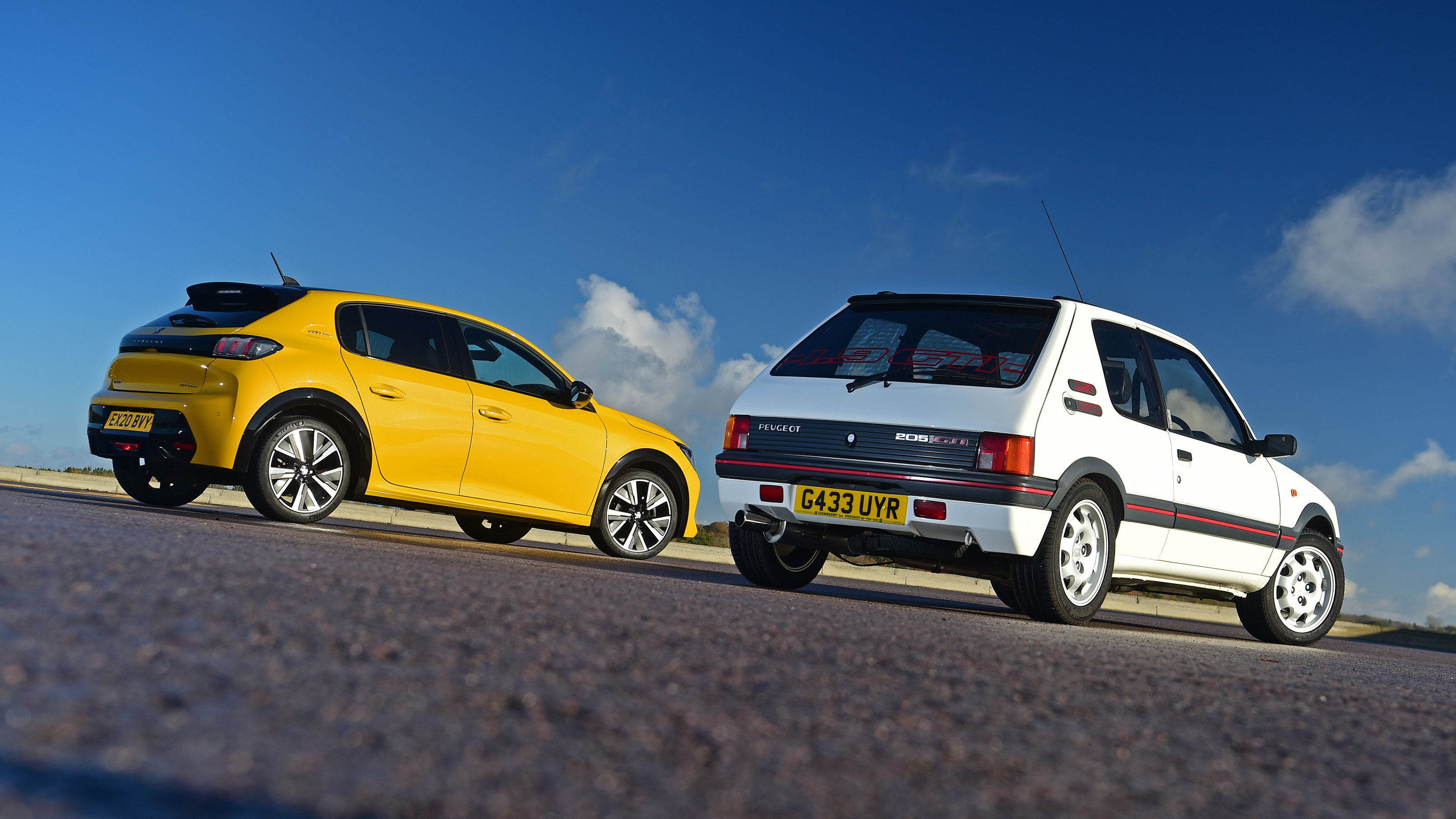 Peugeot 205 GTI vs Peugeot 208 - rear