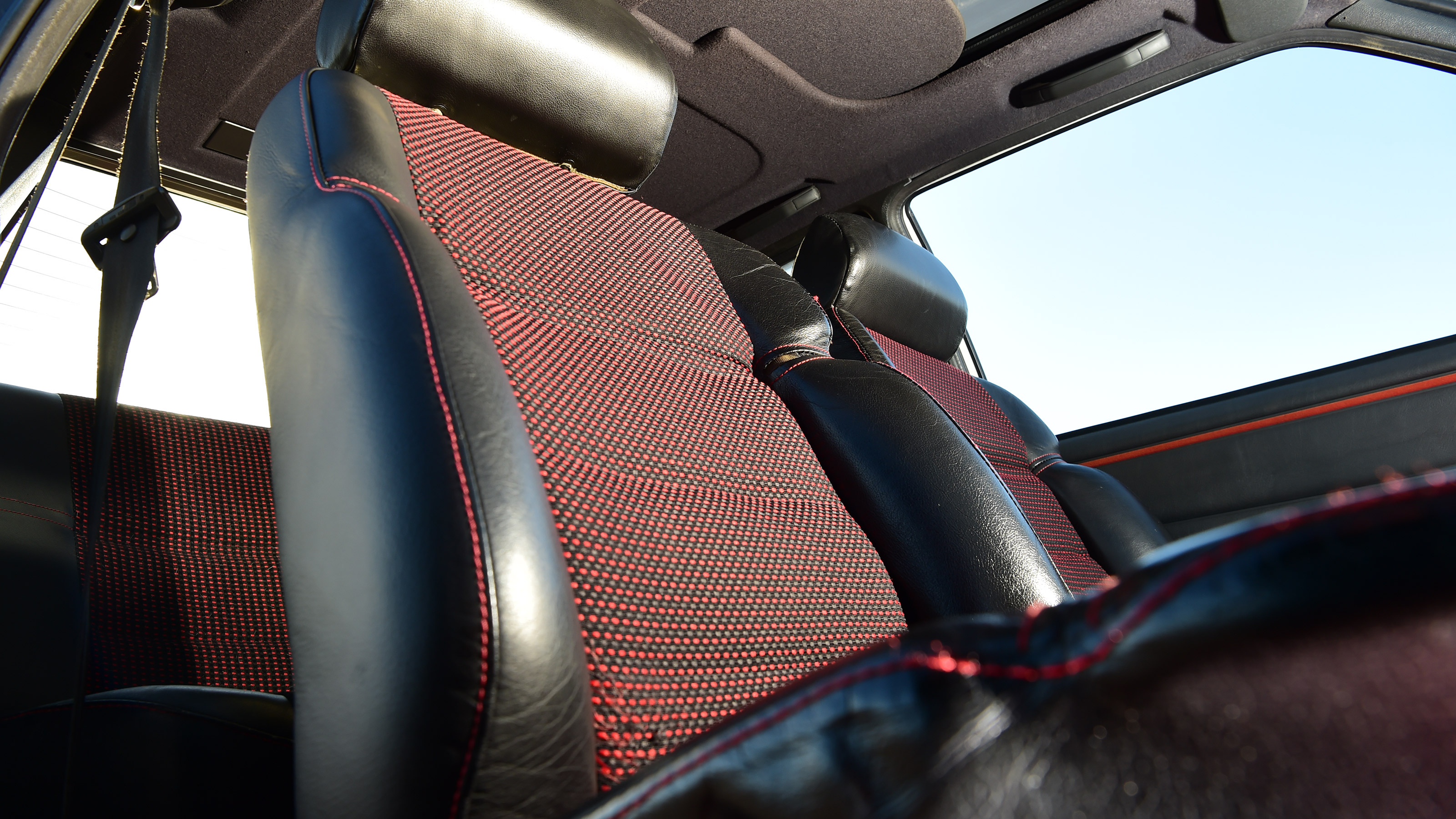 Peugeot 205 GTI - seat