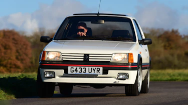 Peugeot 205 GTI - front action