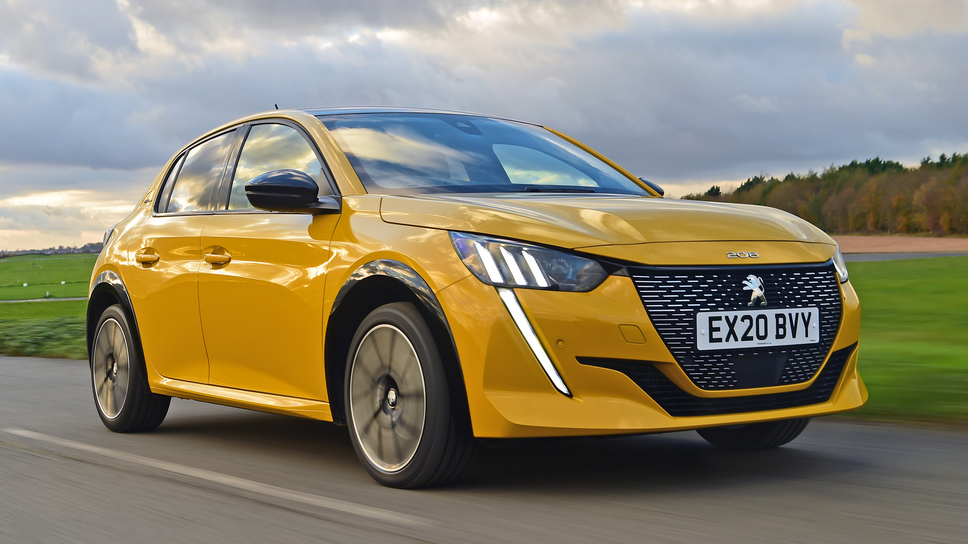 Peugeot 208 - front