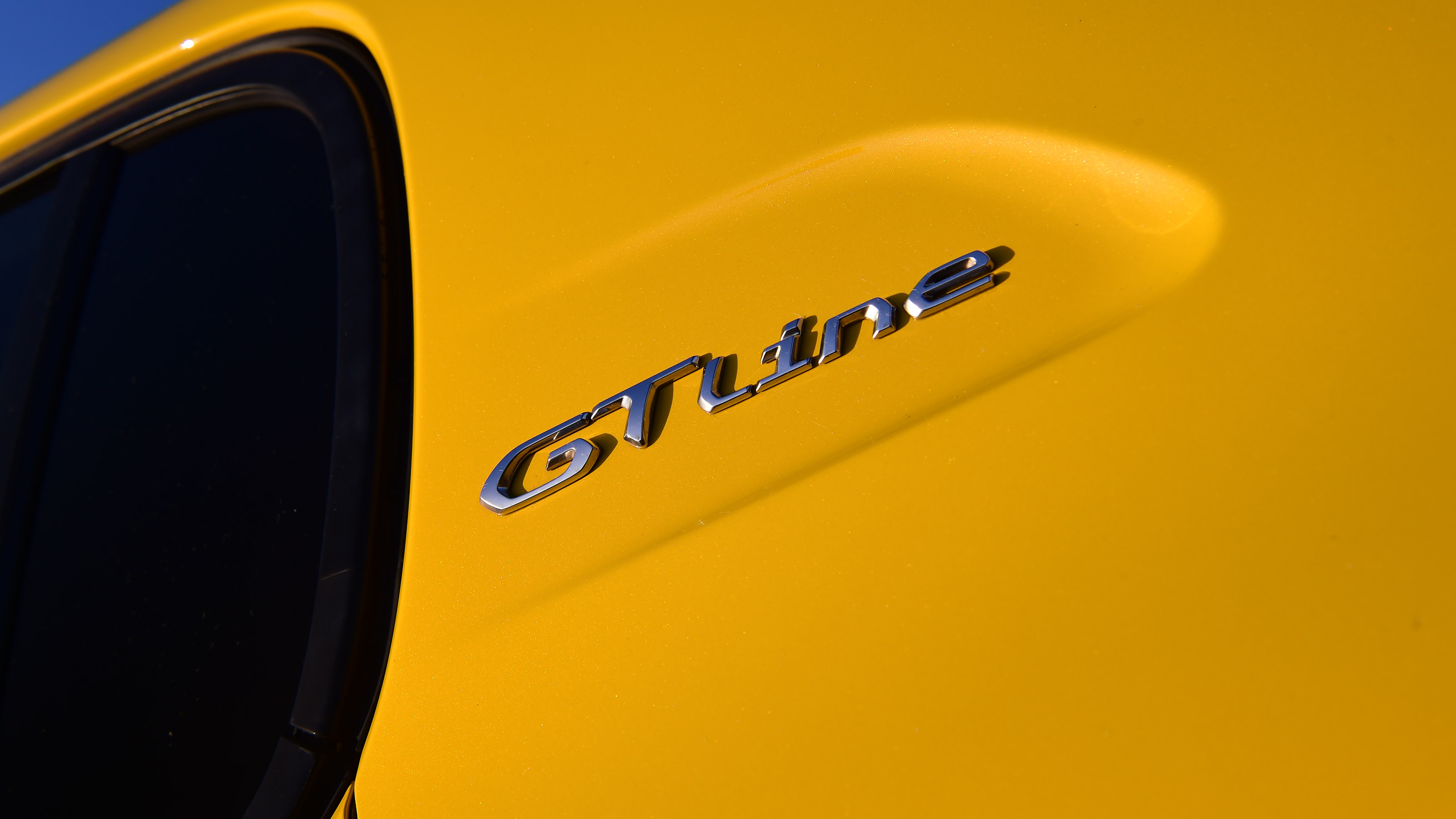 Peugeot 208 - GT Line badge