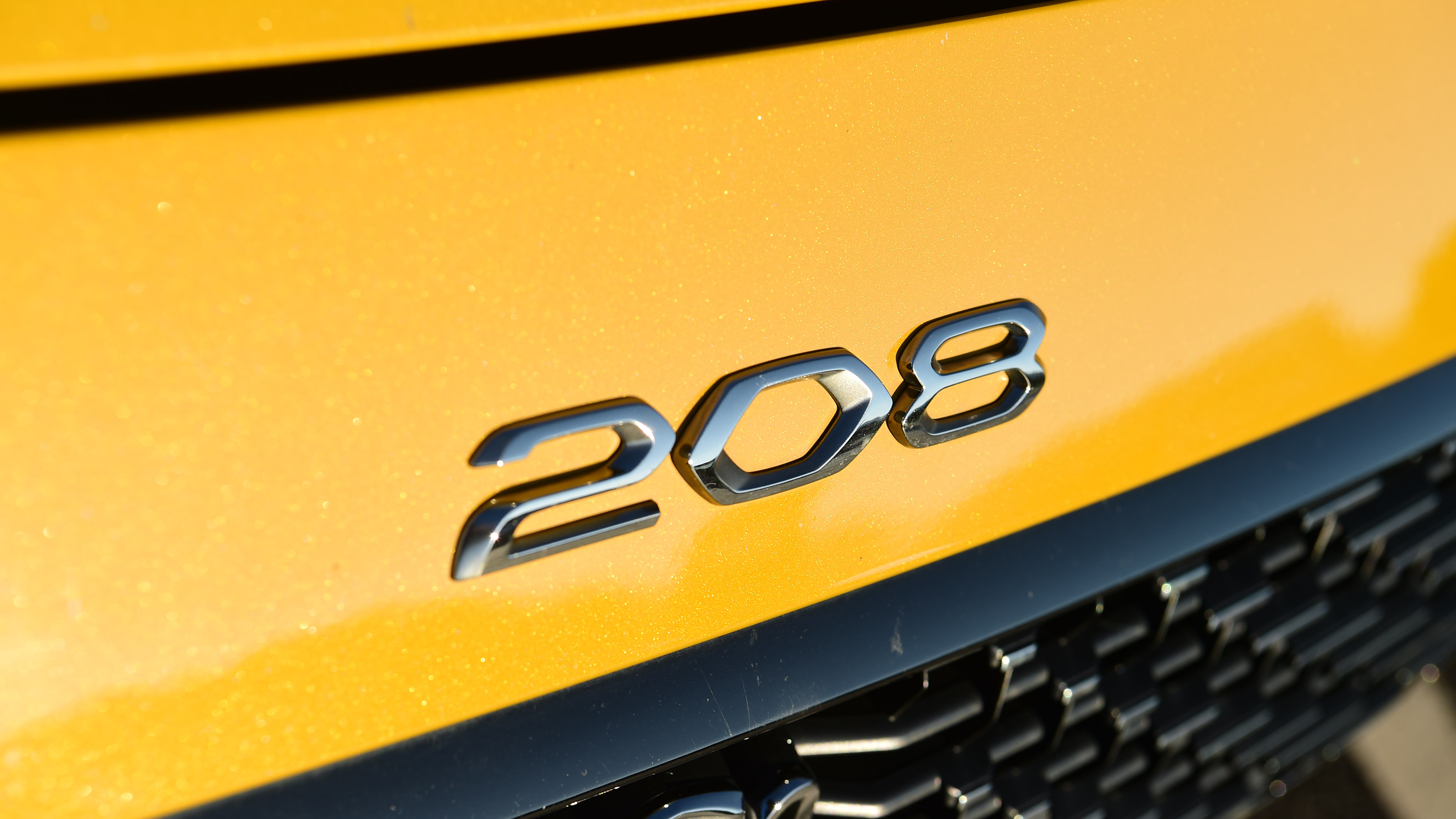 Peugeot 208 - 208 badge