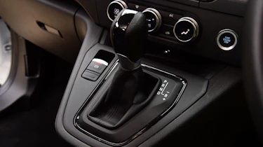 Renault Kangoo E-Tech - gear selector