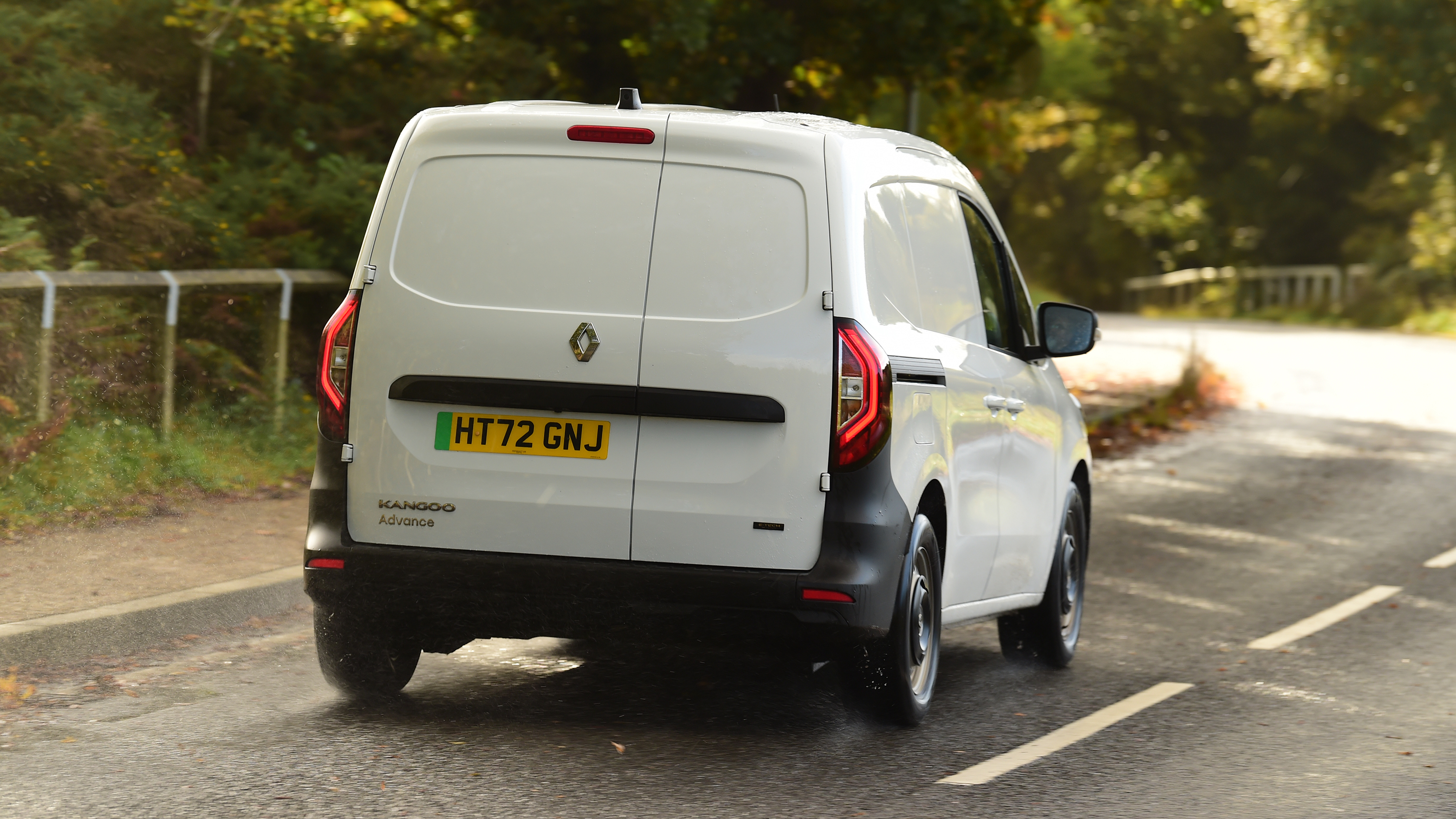 Renault Kangoo E-Tech - rear action