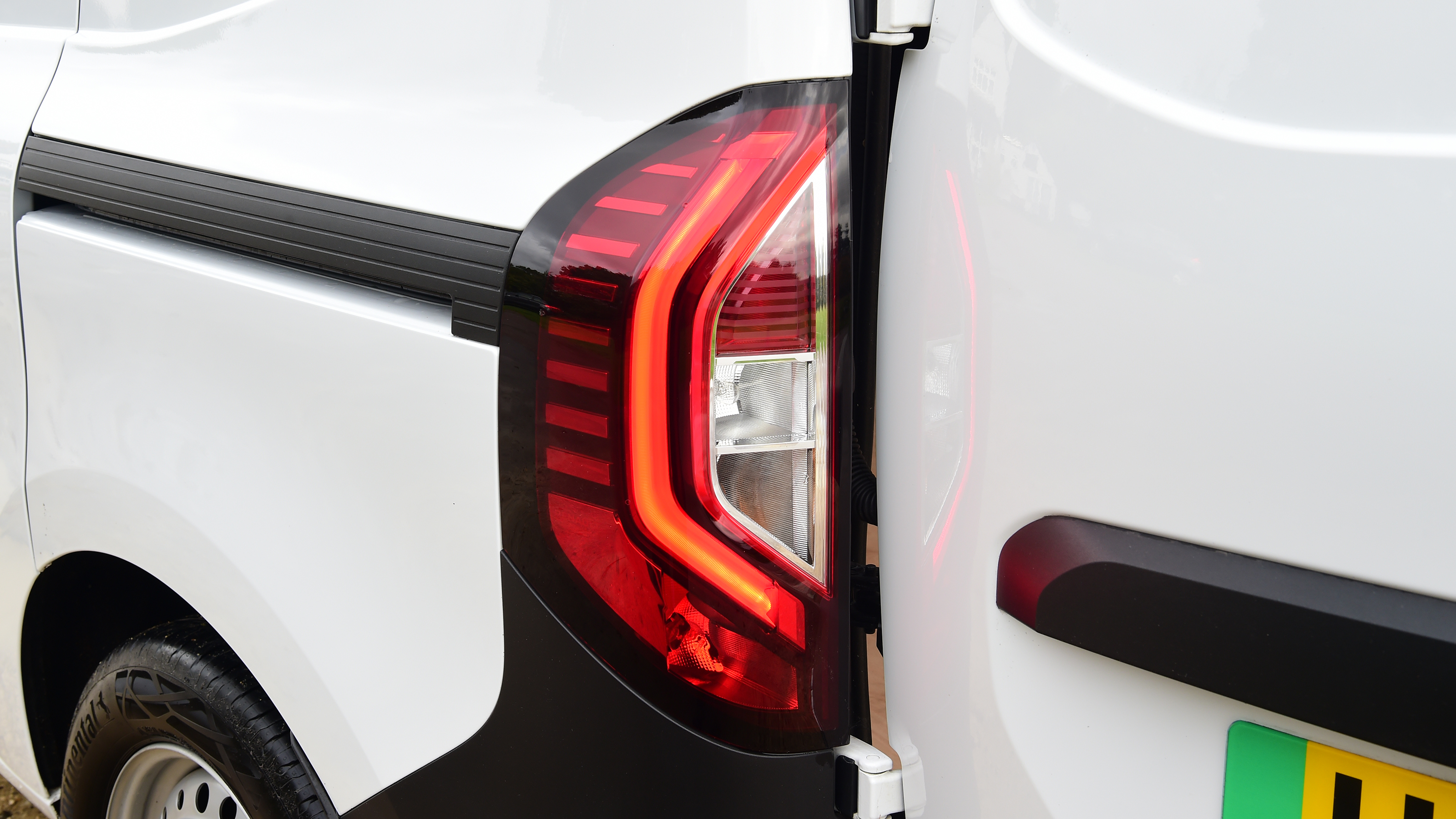 Renault Kangoo E-Tech - tail light