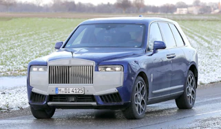 Rolls-Royce Cullinan facelift spyshot 2
