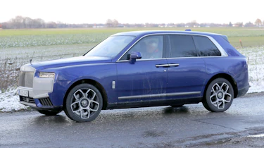 Rolls-Royce Cullinan facelift spyshot 4
