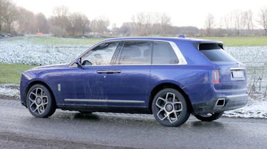 Rolls-Royce Cullinan facelift spyshot 6