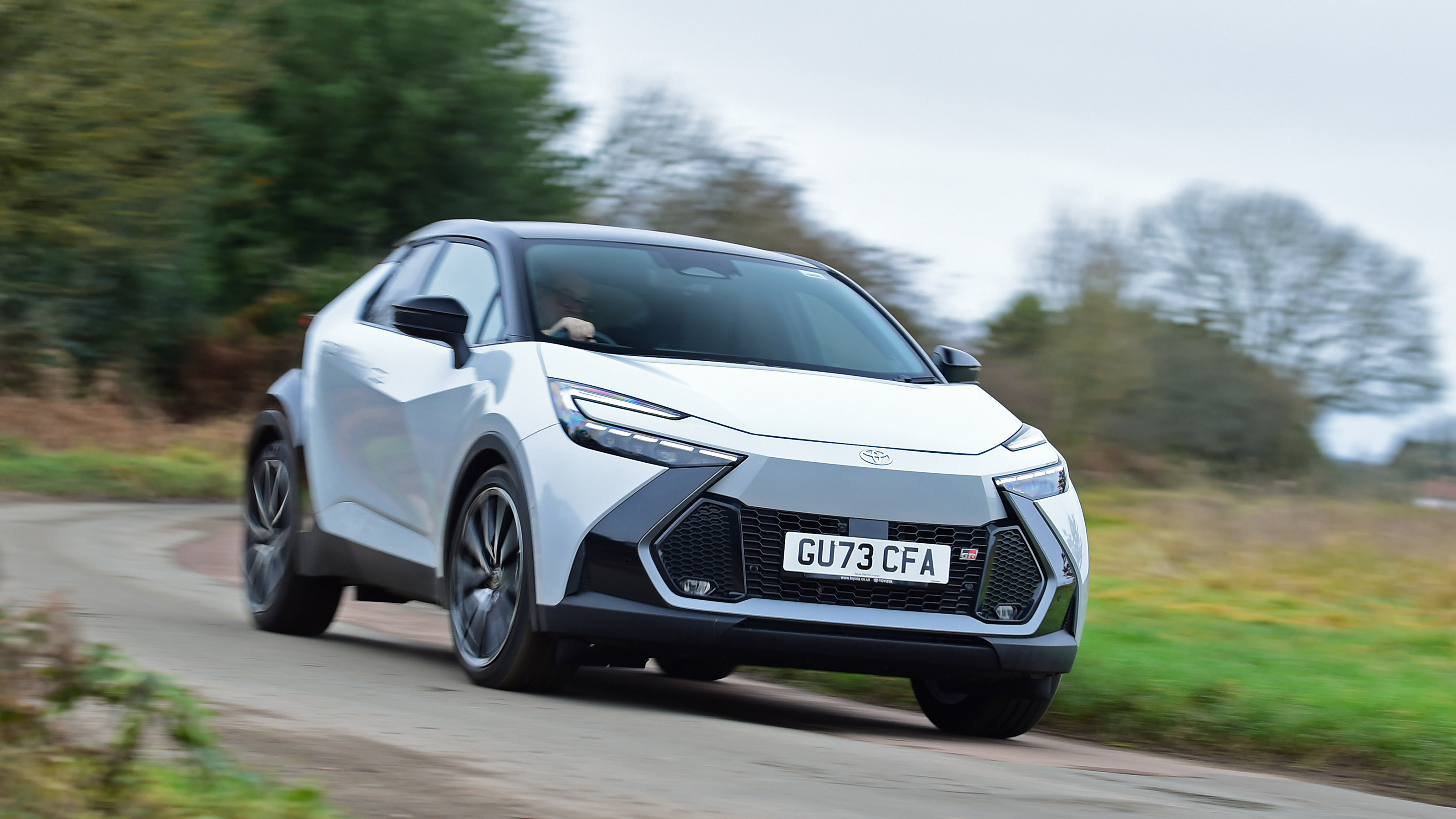 Toyota C-HR - front cornering