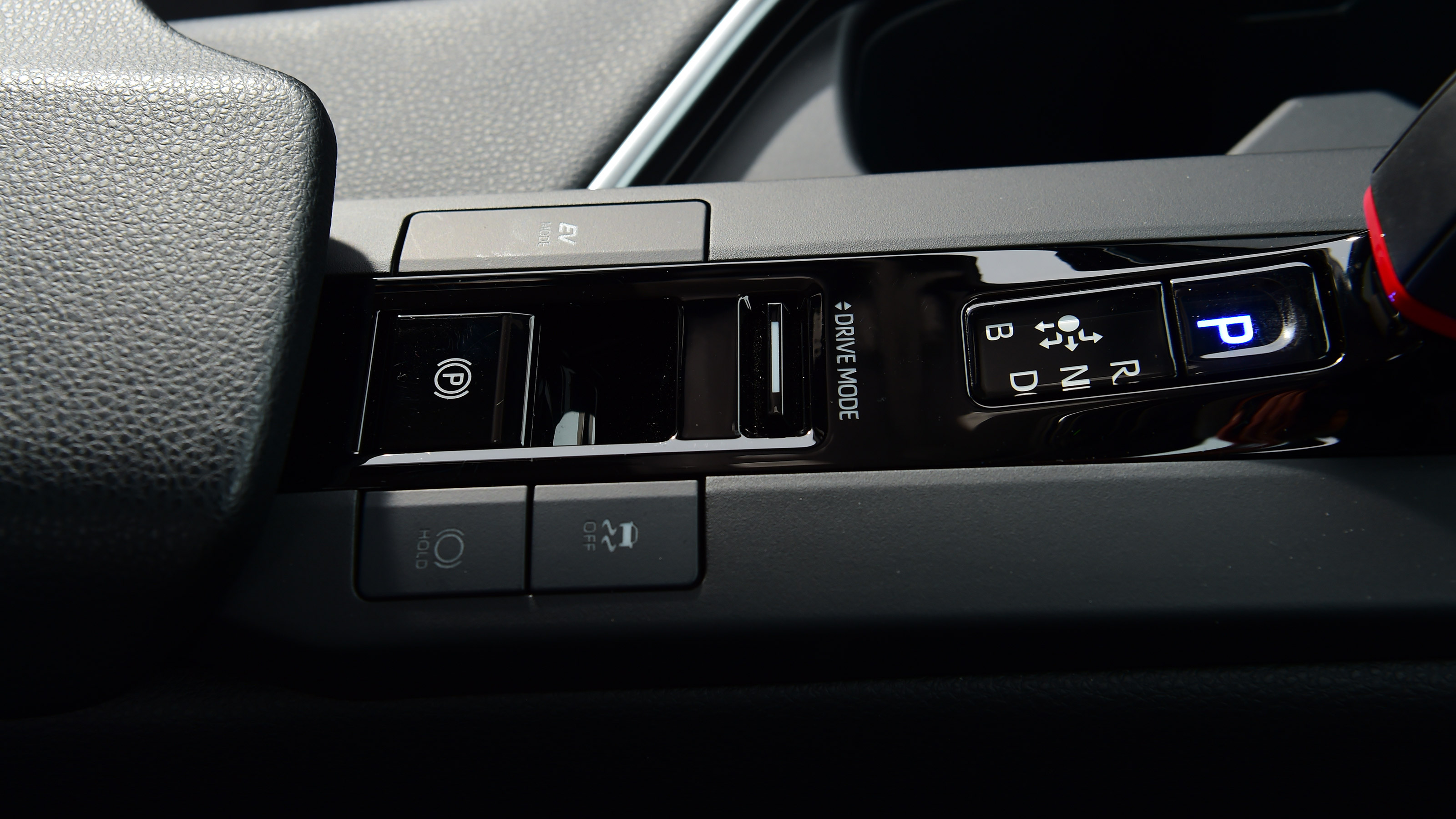 Toyota C-HR - interior